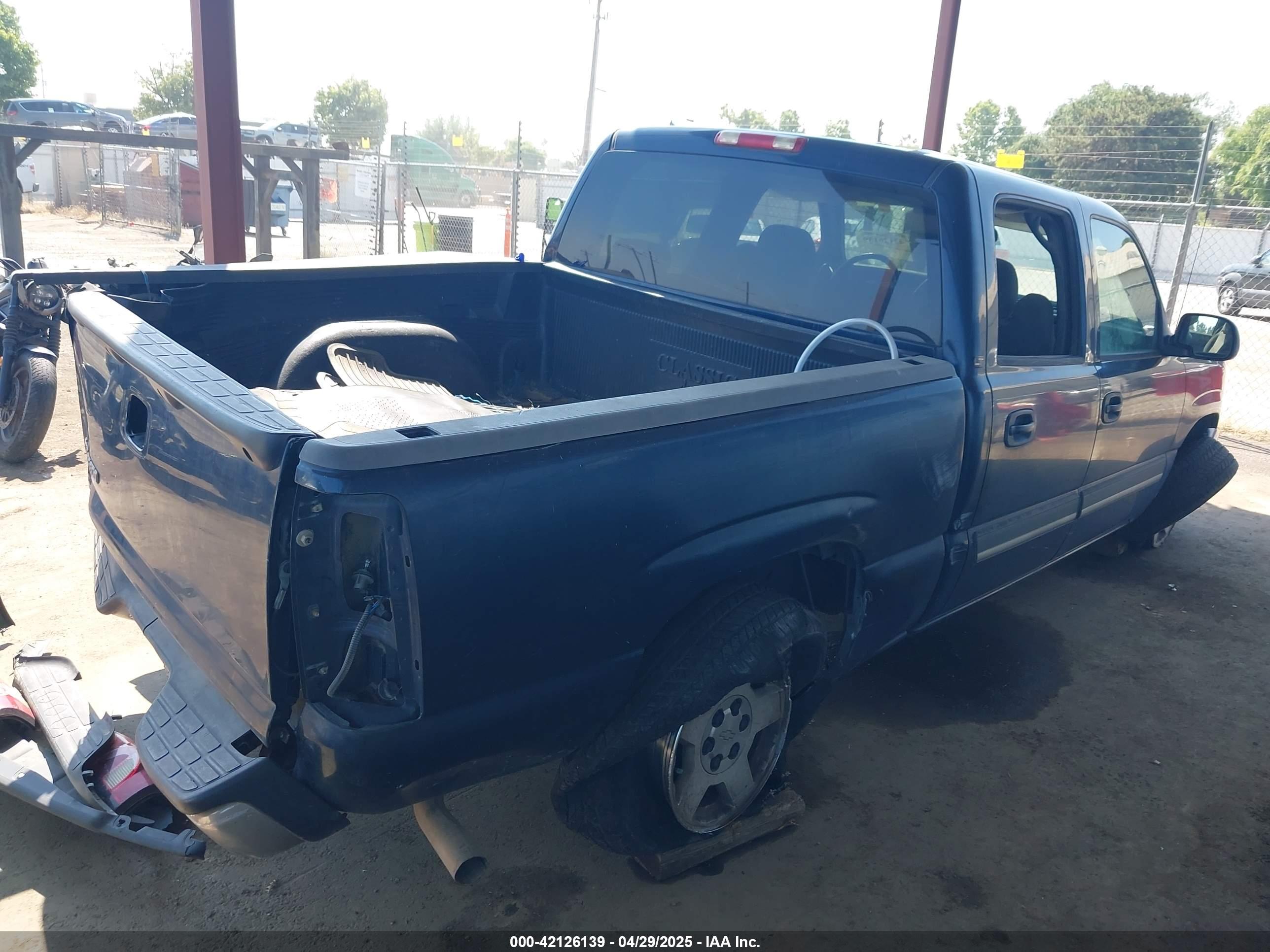 CHEVROLET SILVERADO image 4