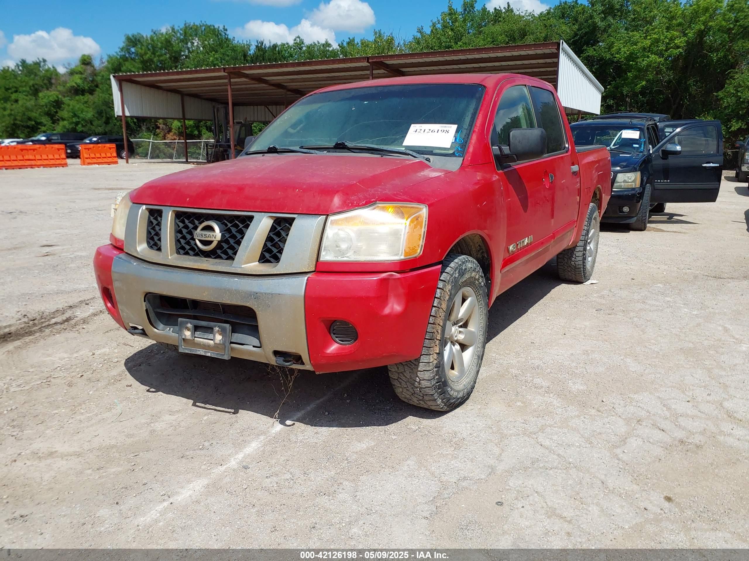 NISSAN TITAN image 2