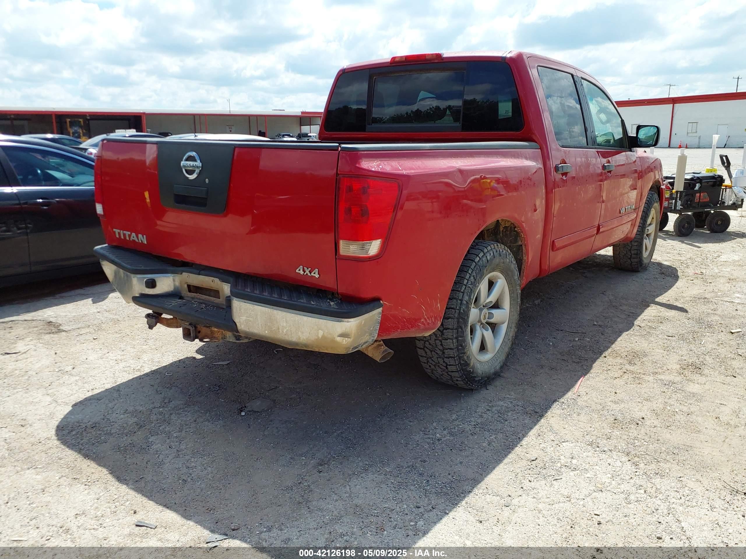 NISSAN TITAN image 4
