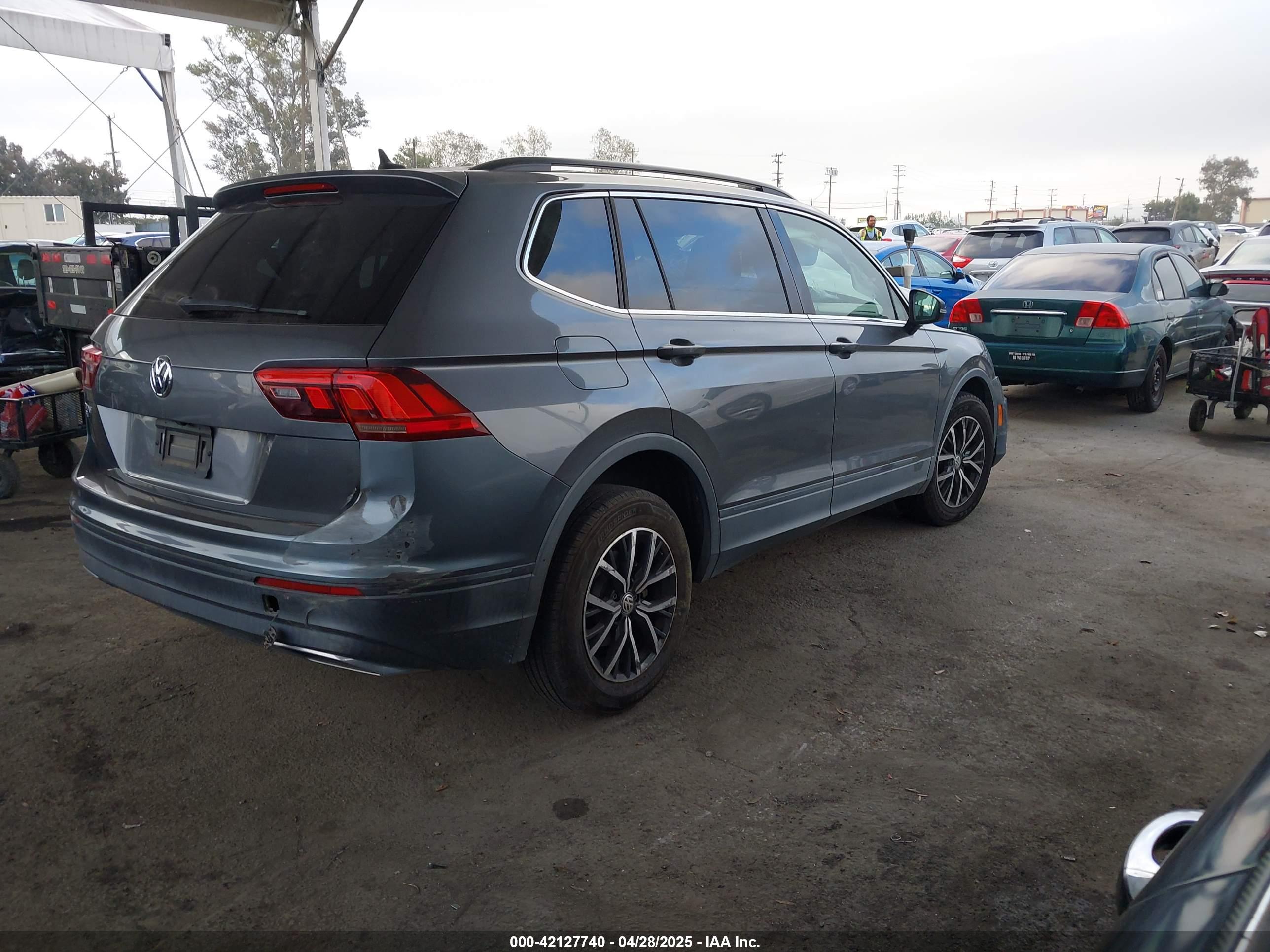 VOLKSWAGEN TIGUAN image 4