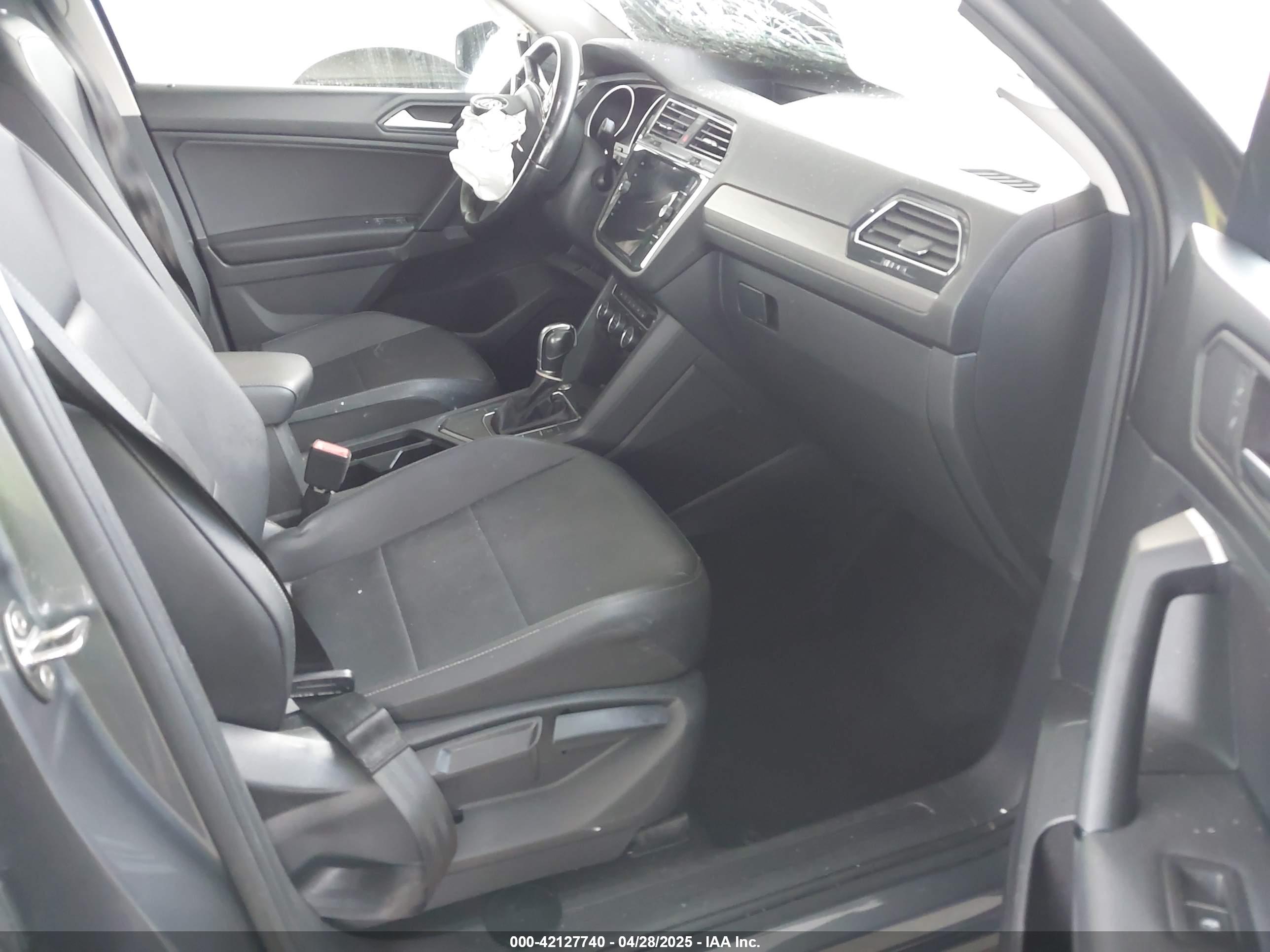 VOLKSWAGEN TIGUAN image 5