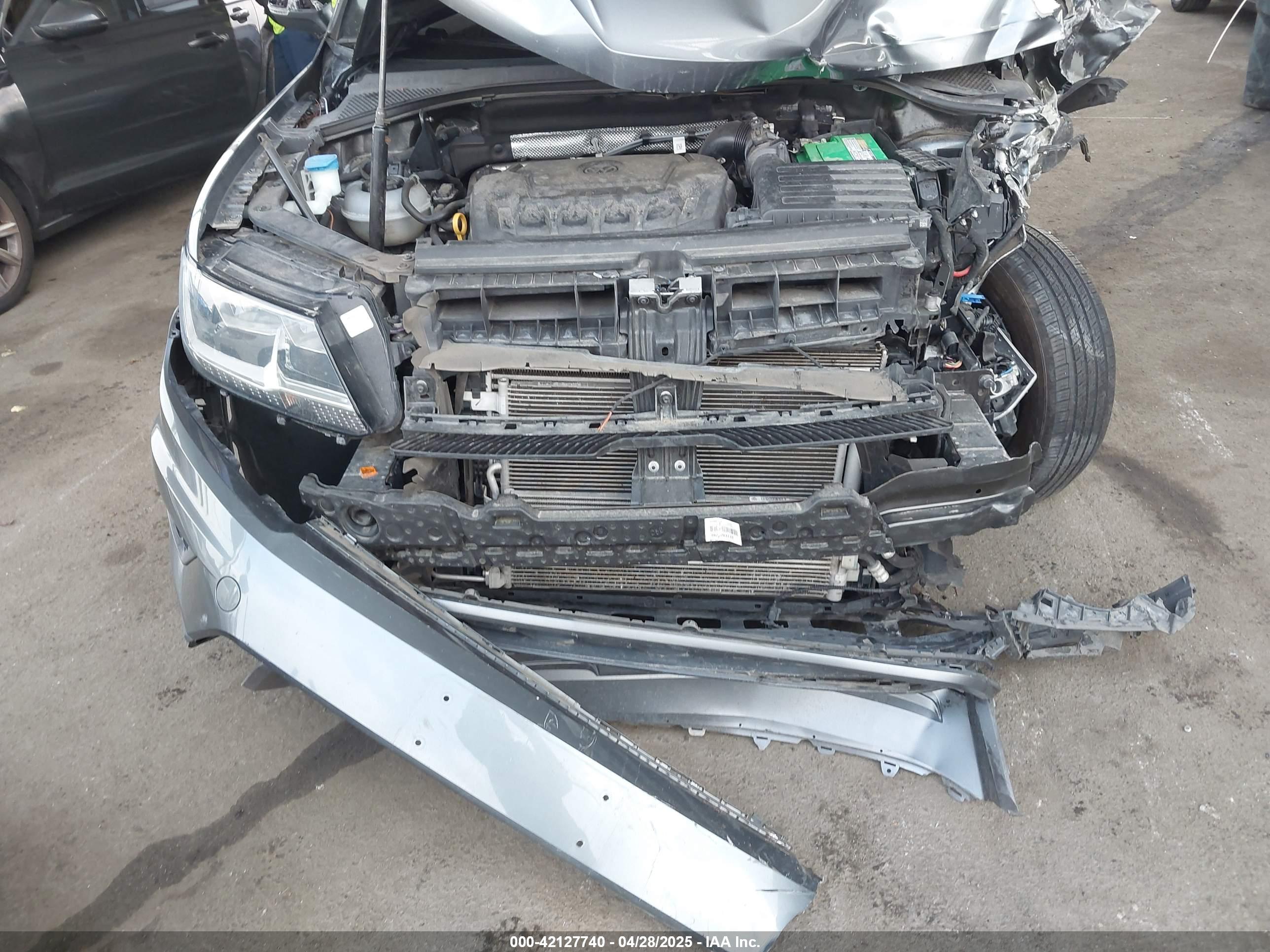 VOLKSWAGEN TIGUAN image 6