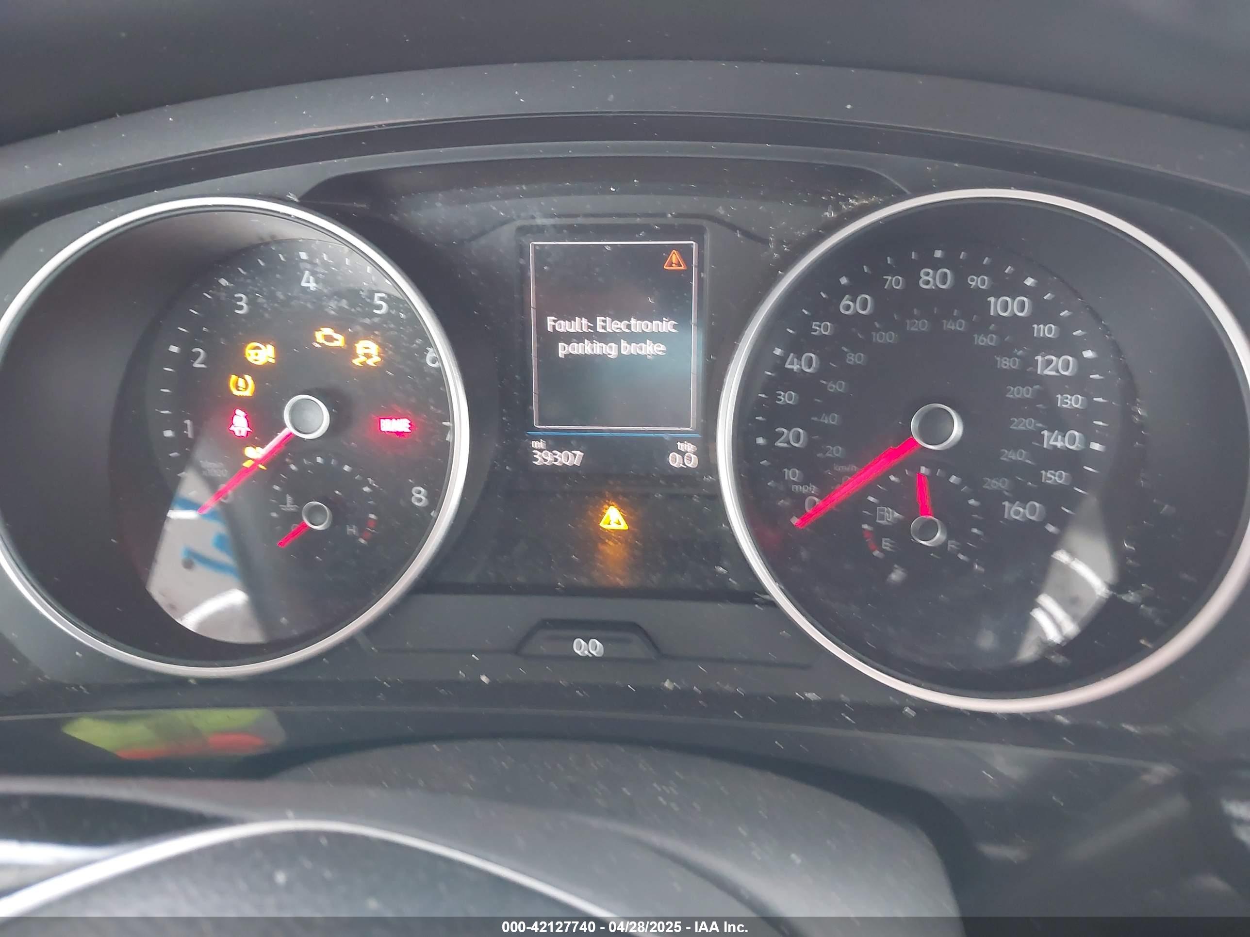 VOLKSWAGEN TIGUAN image 7