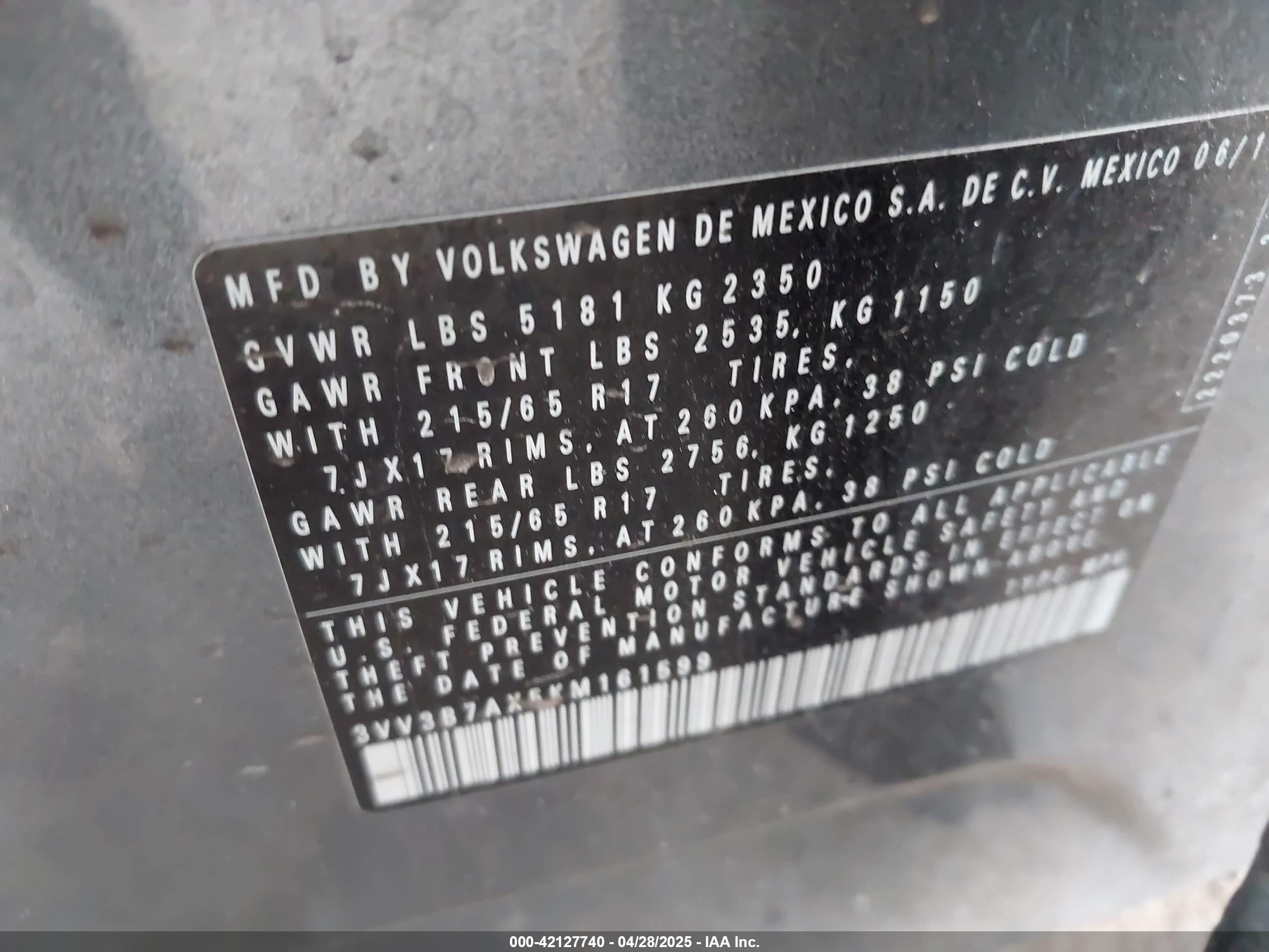 VOLKSWAGEN TIGUAN image 9