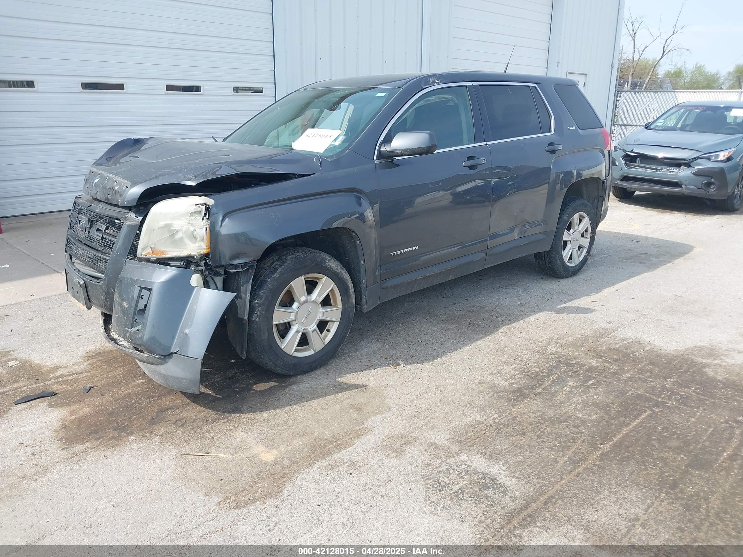 GMC TERRAIN image 2