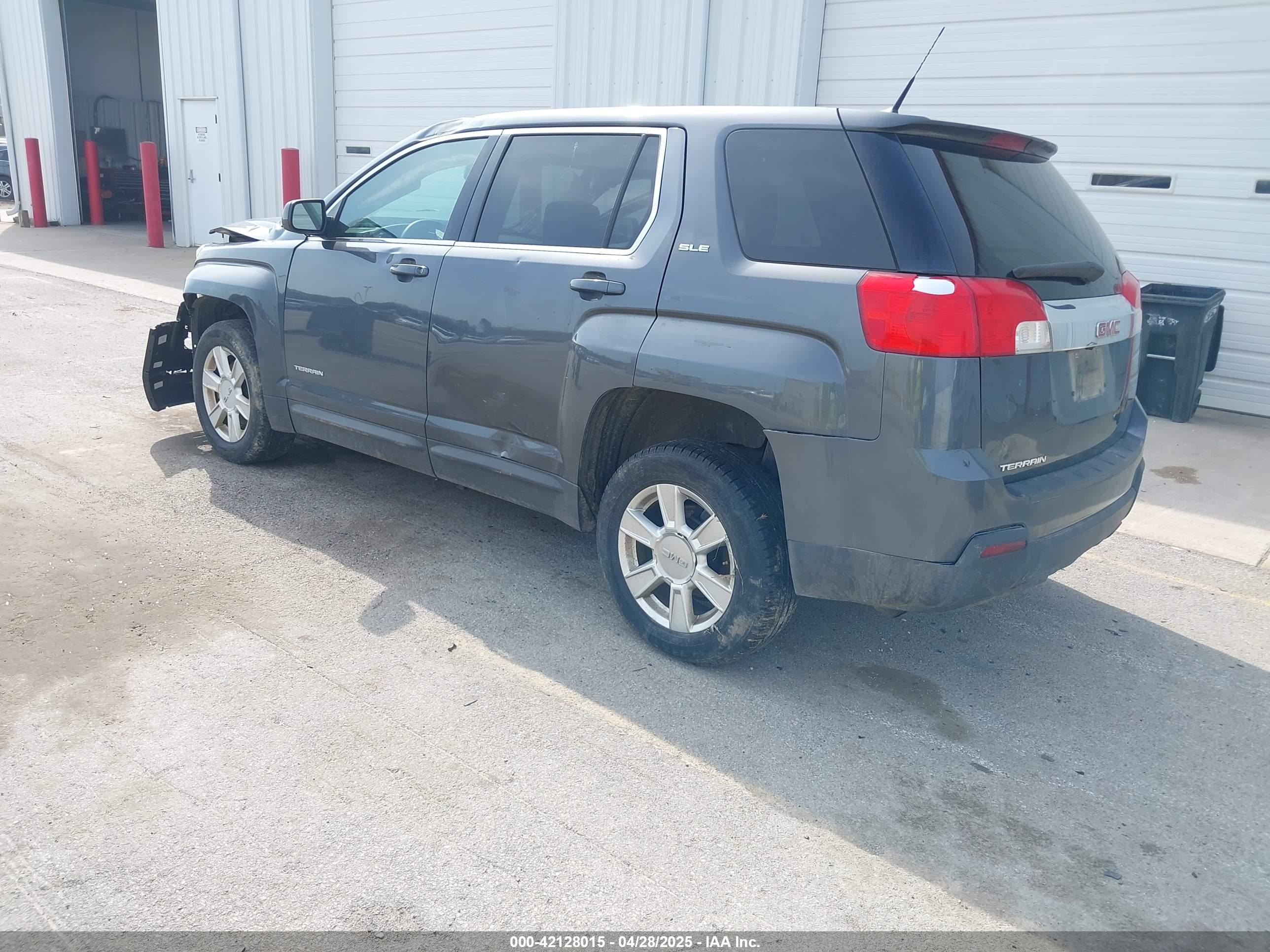 GMC TERRAIN image 3