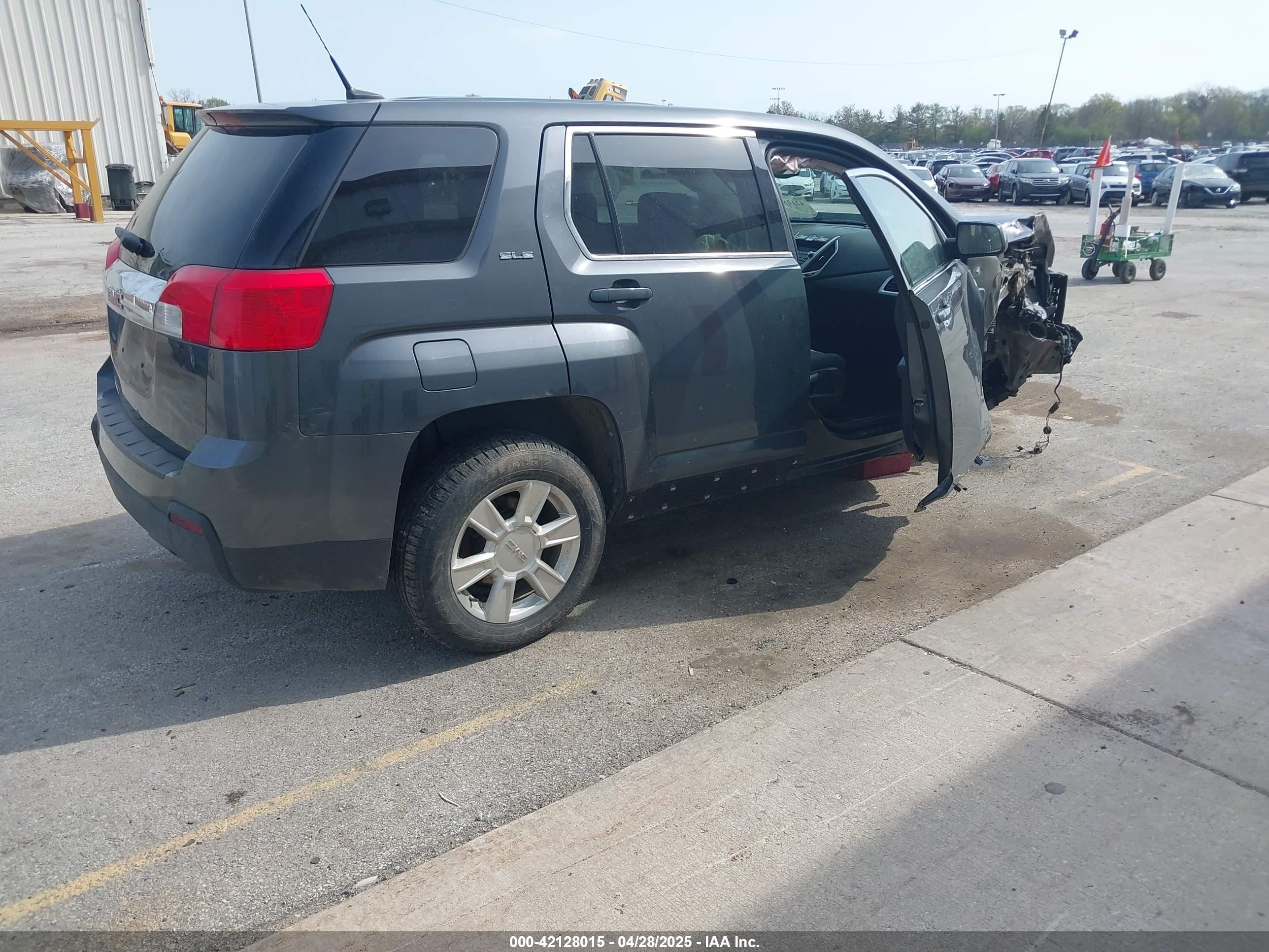 GMC TERRAIN image 4