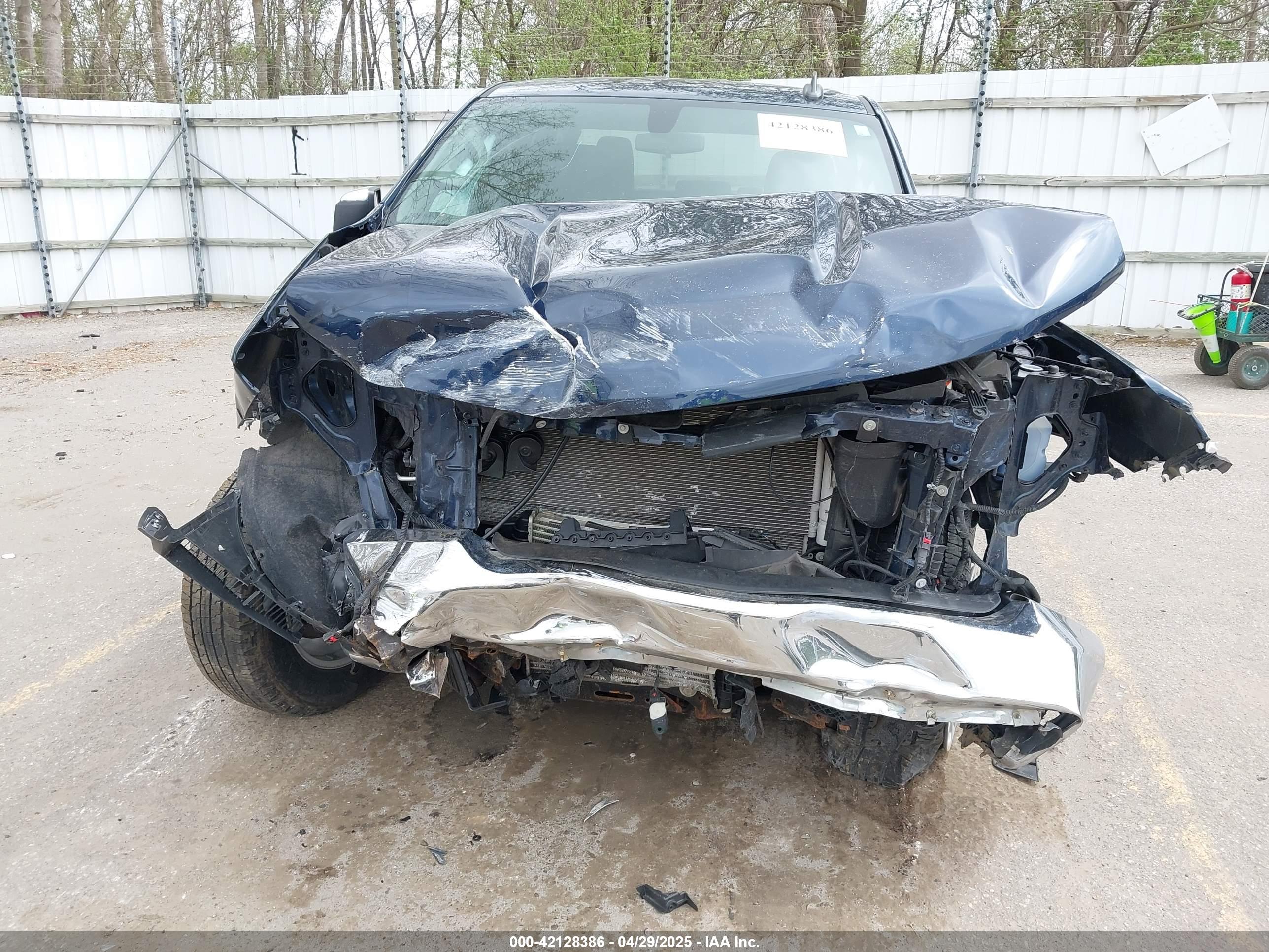 CHEVROLET SILVERADO image 6