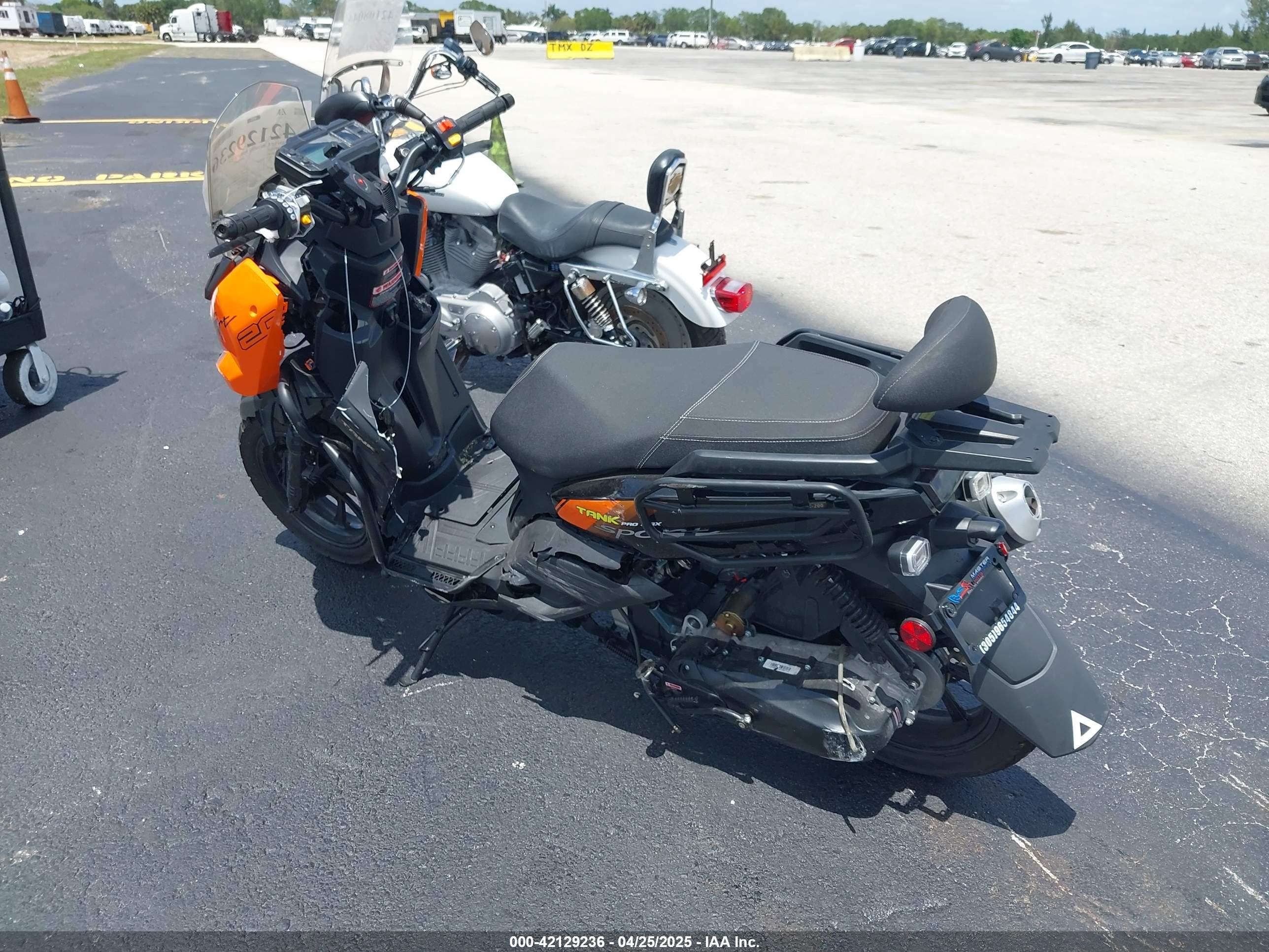 TQVC SCOOTER image 3