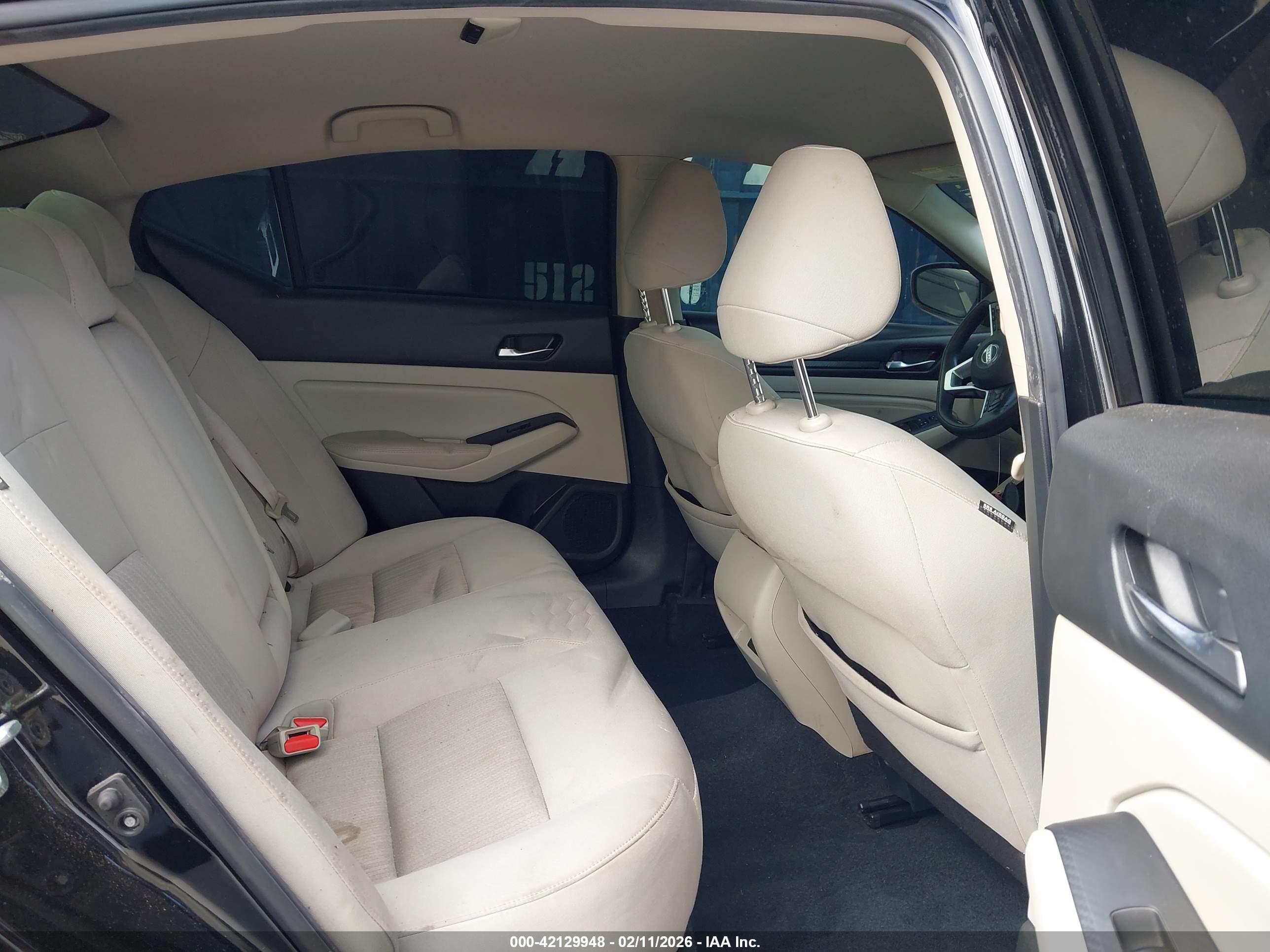 NISSAN ALTIMA image 8