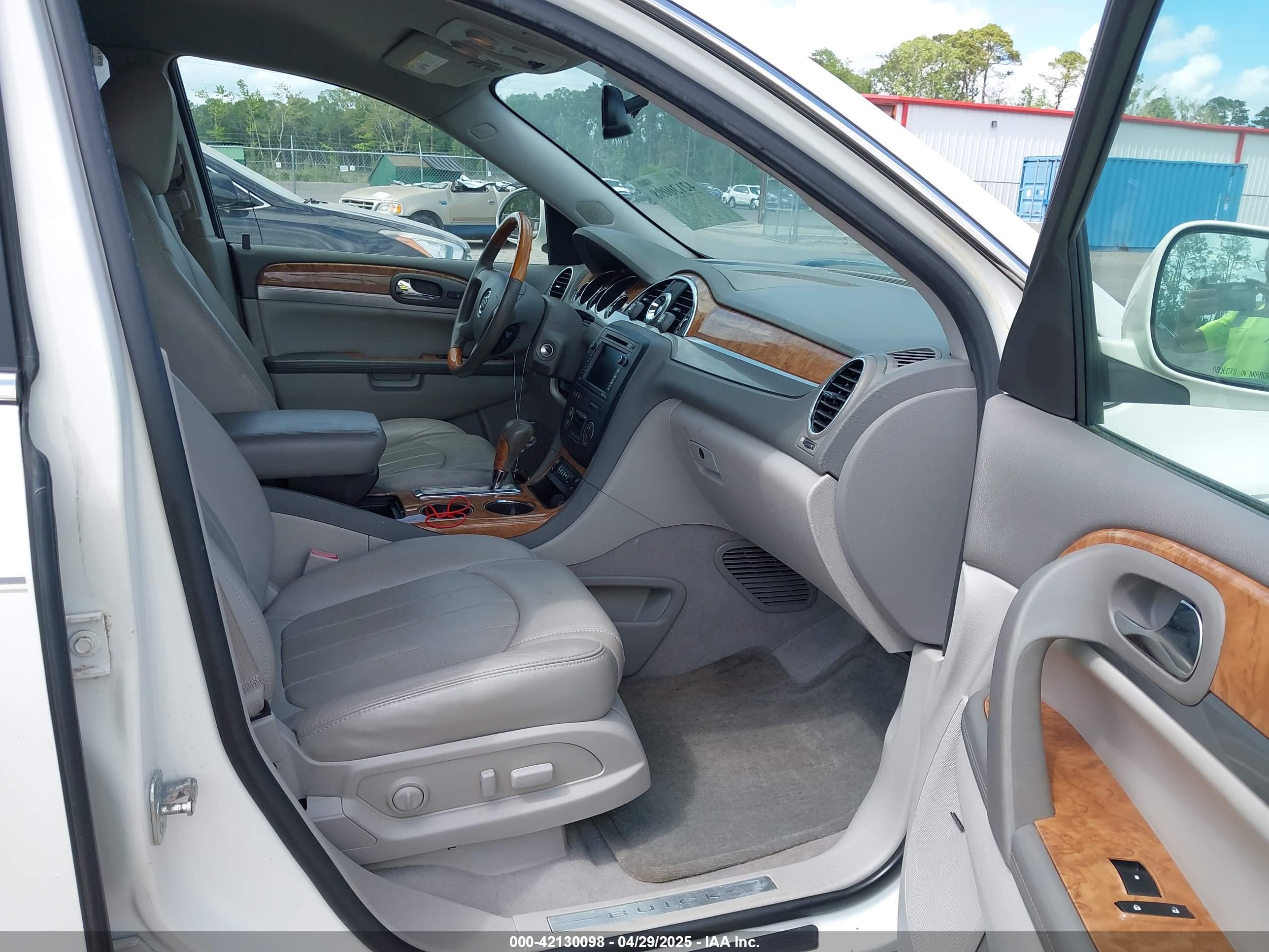 BUICK ENCLAVE image 5