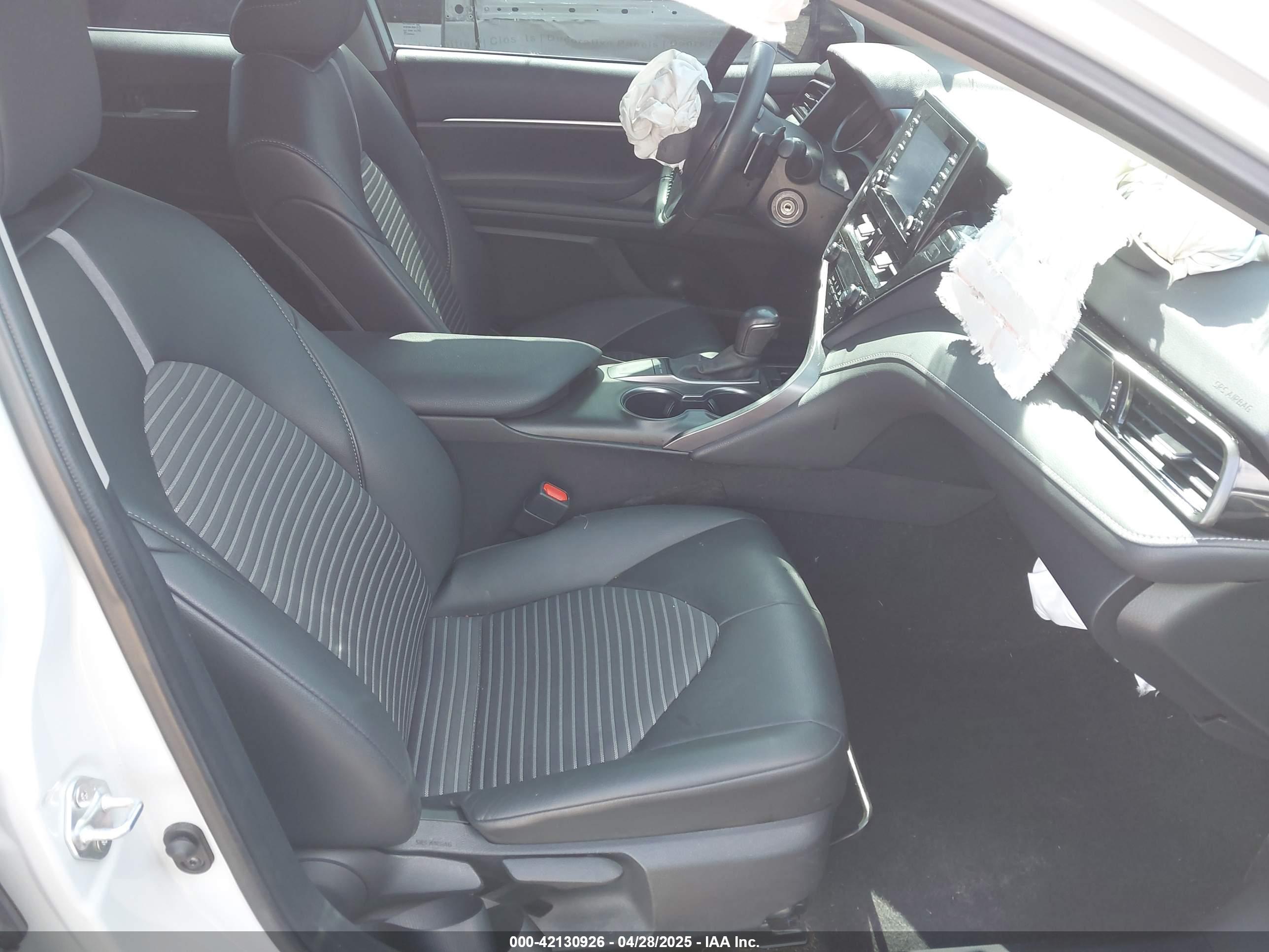 TOYOTA CAMRY image 5