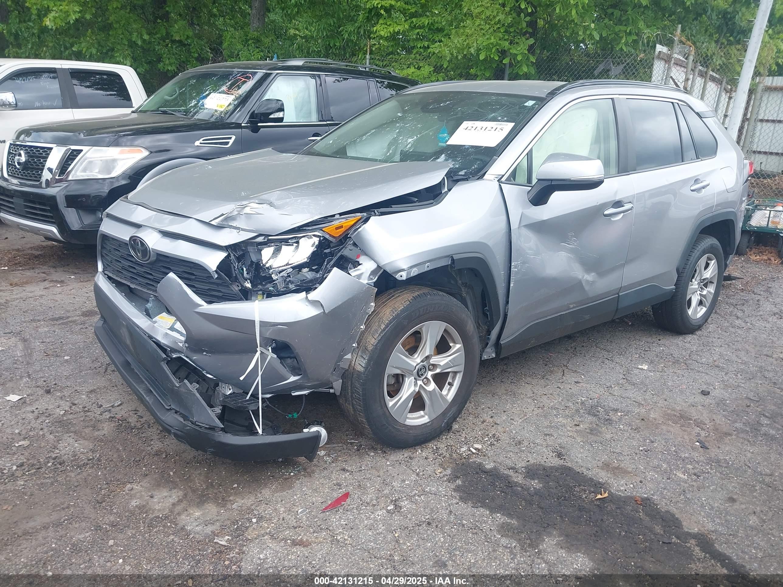 TOYOTA RAV4 image 2