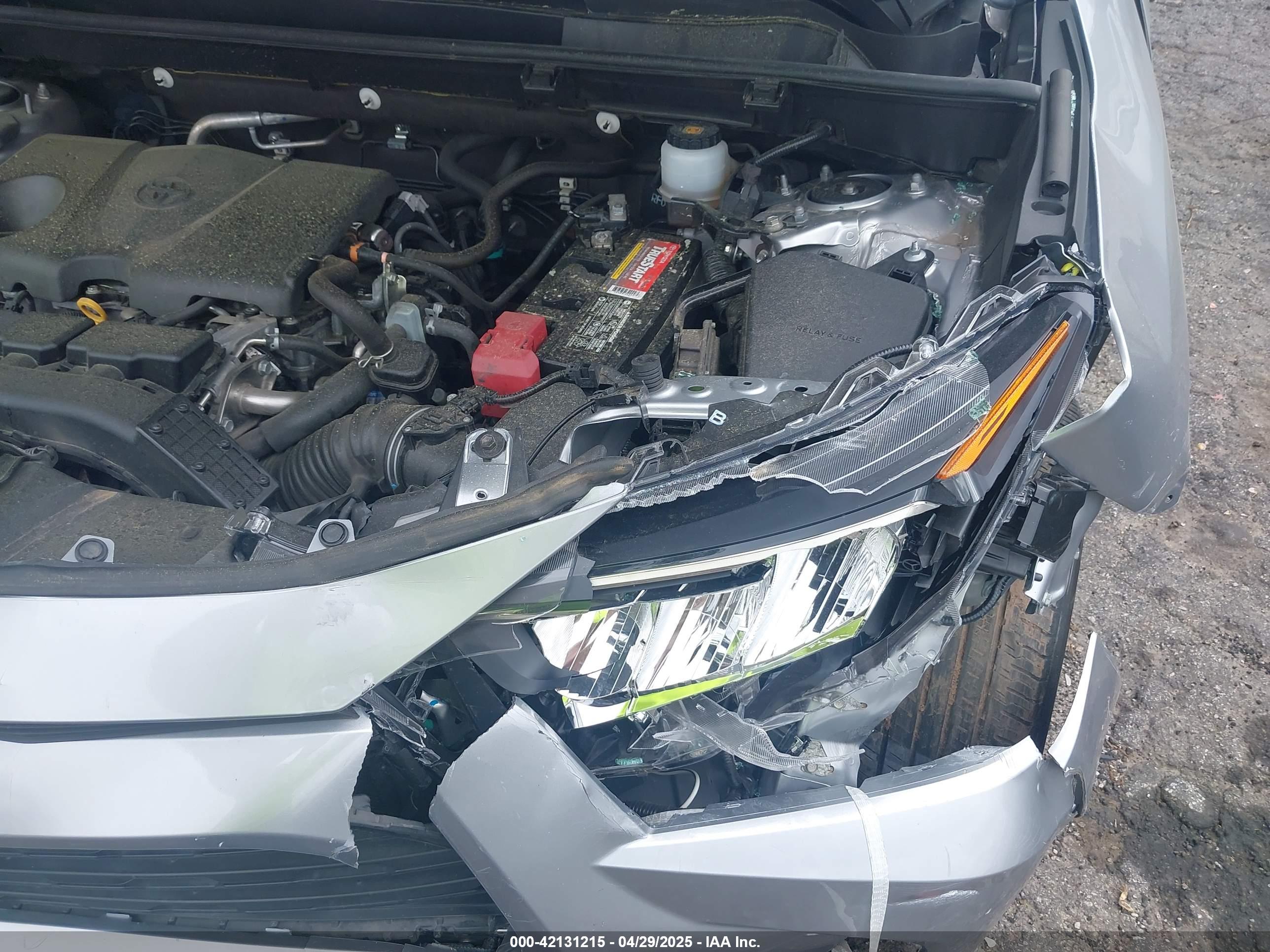 TOYOTA RAV4 image 6
