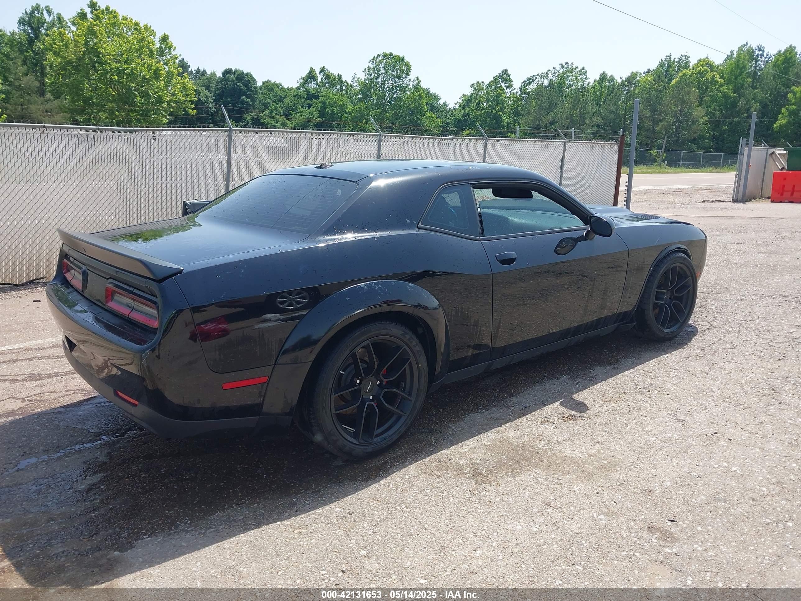 DODGE CHALLENGER image 4
