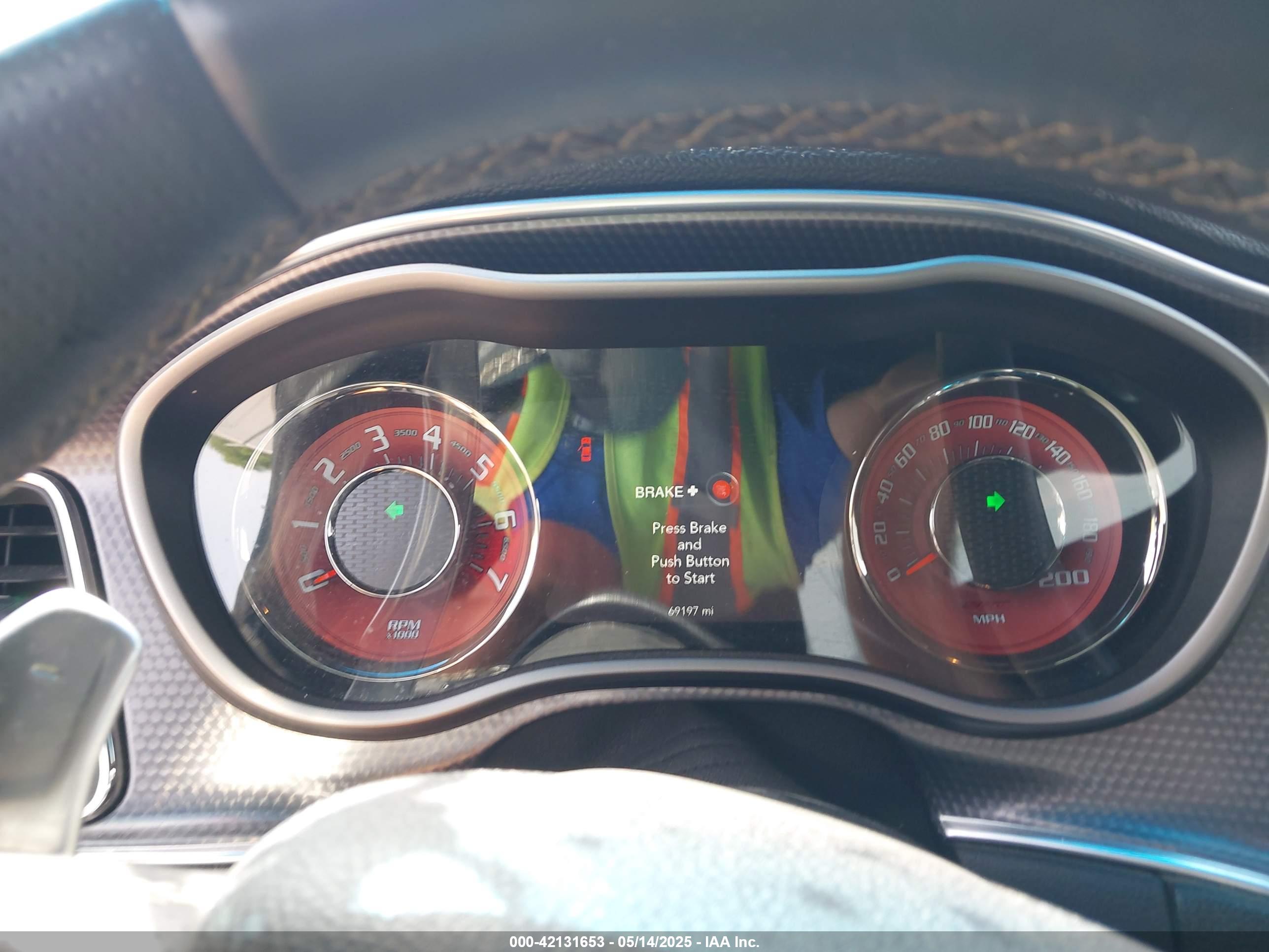DODGE CHALLENGER image 7