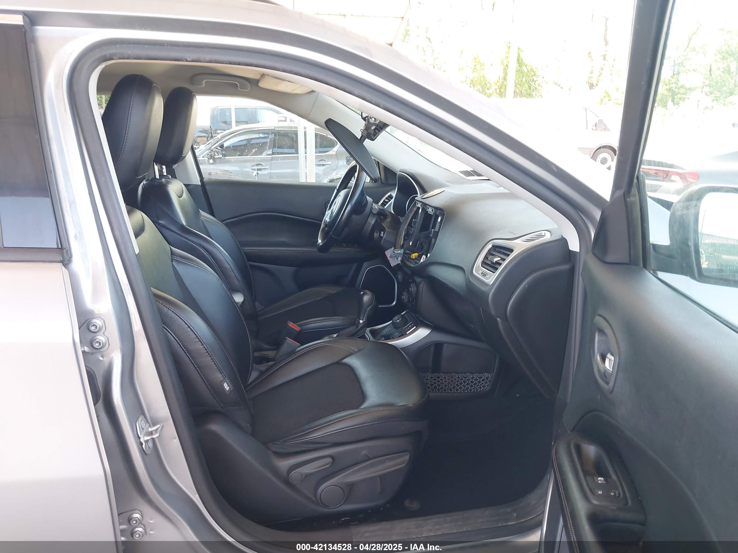 JEEP COMPASS image 5