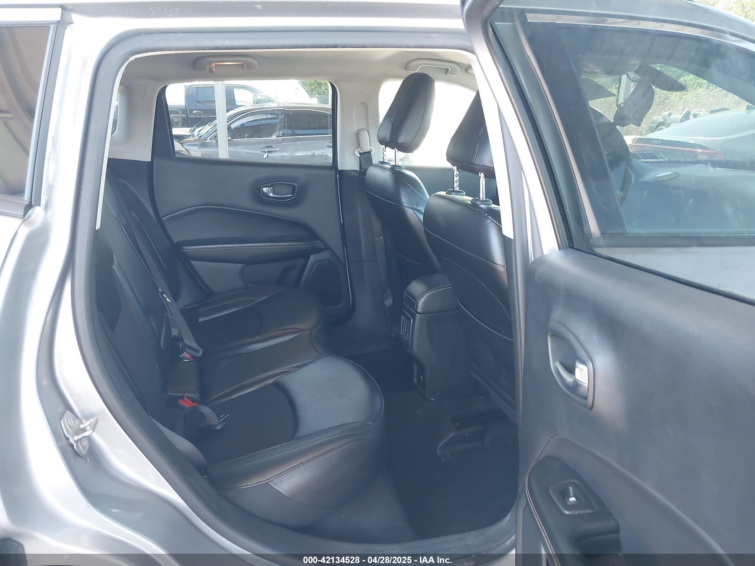 JEEP COMPASS image 8