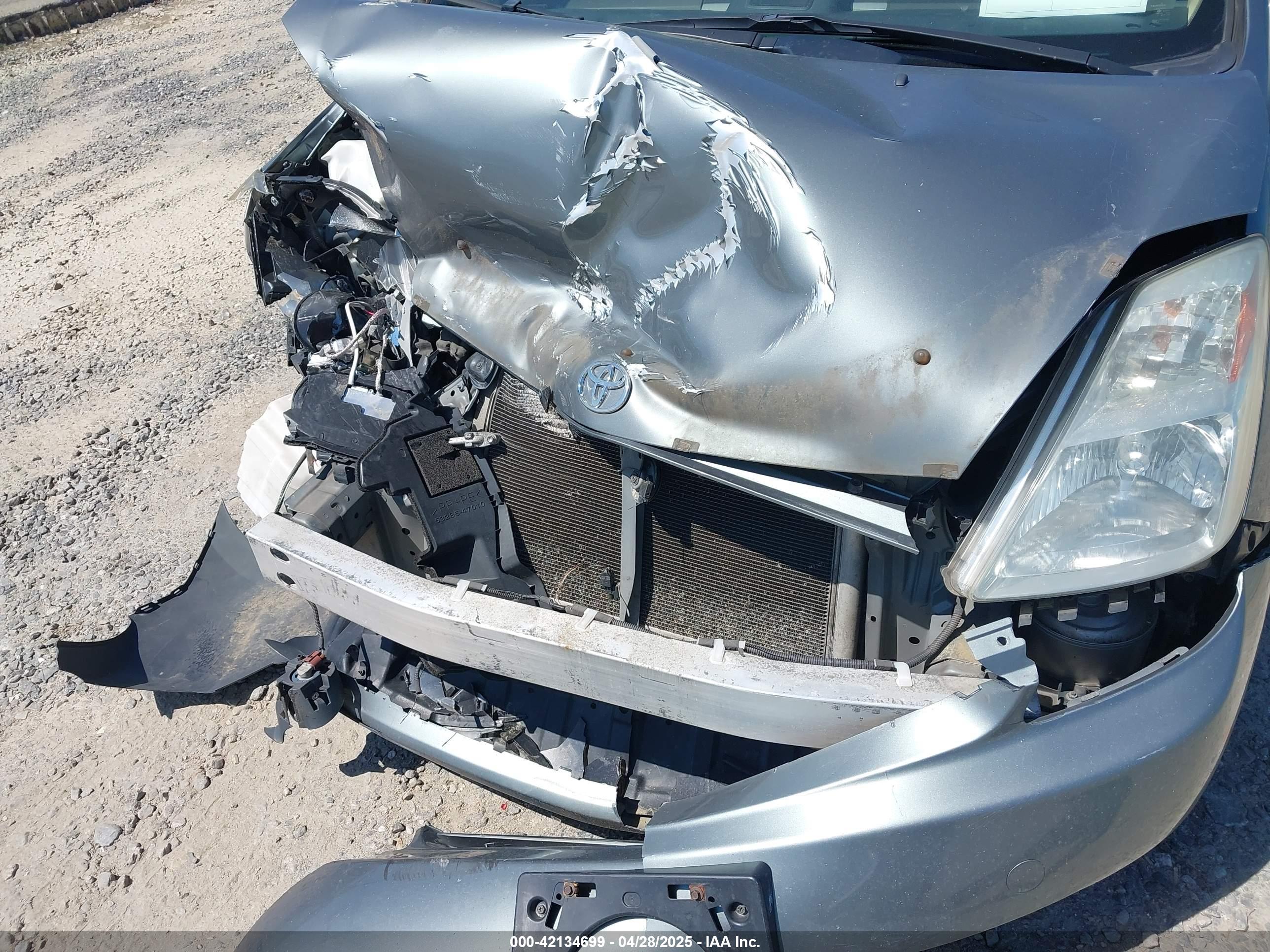 TOYOTA PRIUS image 10