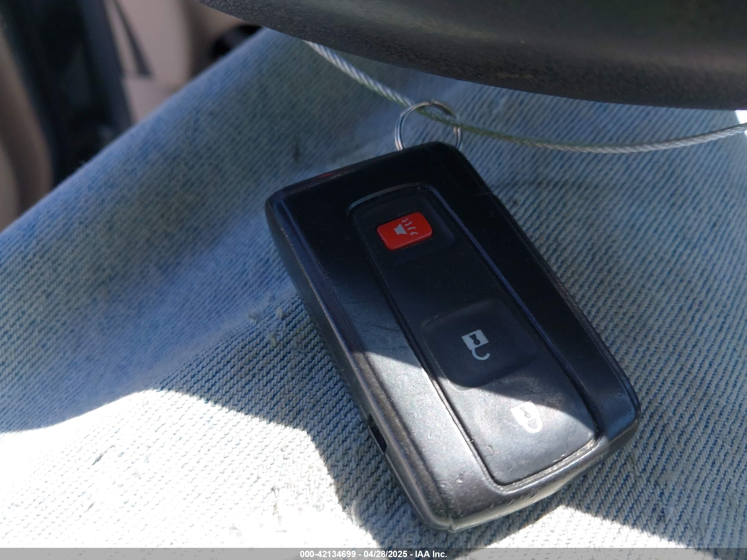 TOYOTA PRIUS image 11