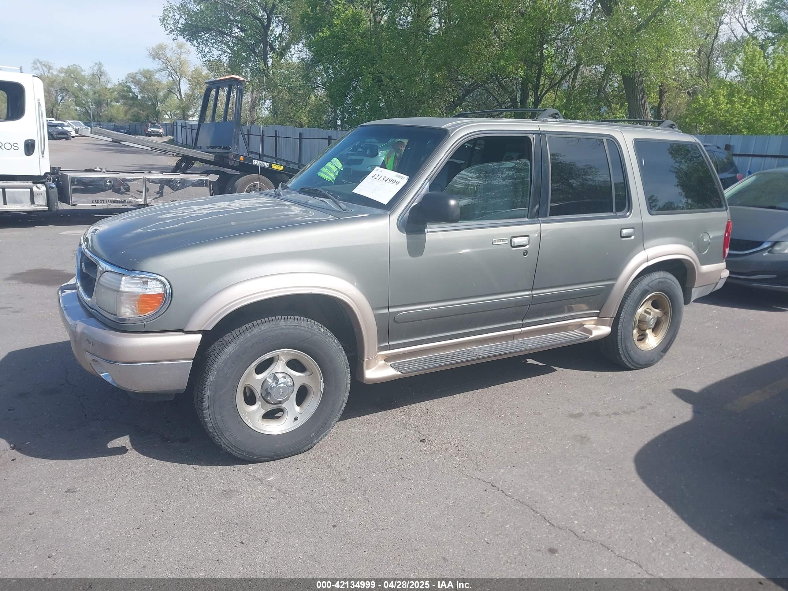 FORD EXPLORER image 2