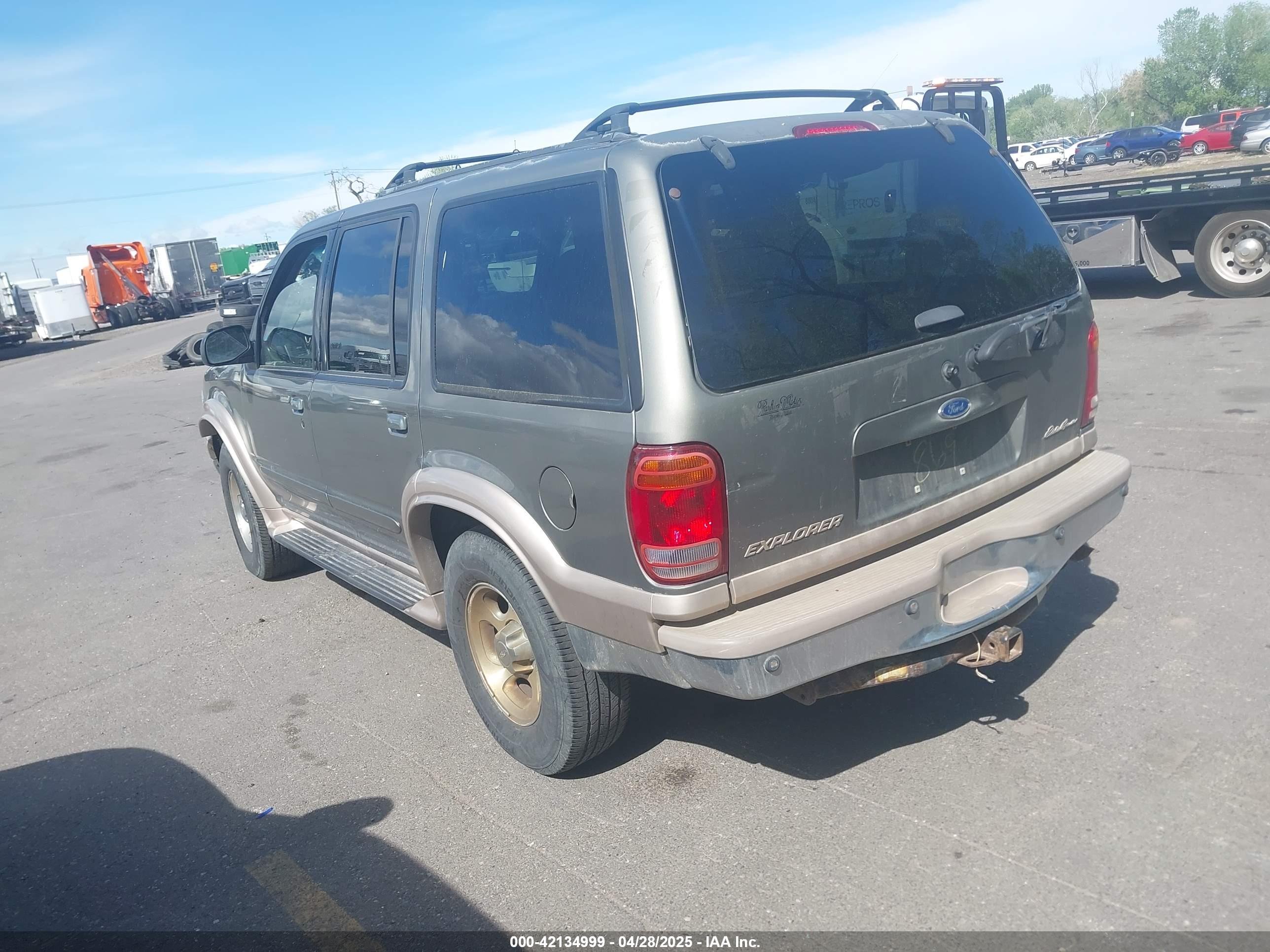 FORD EXPLORER image 3