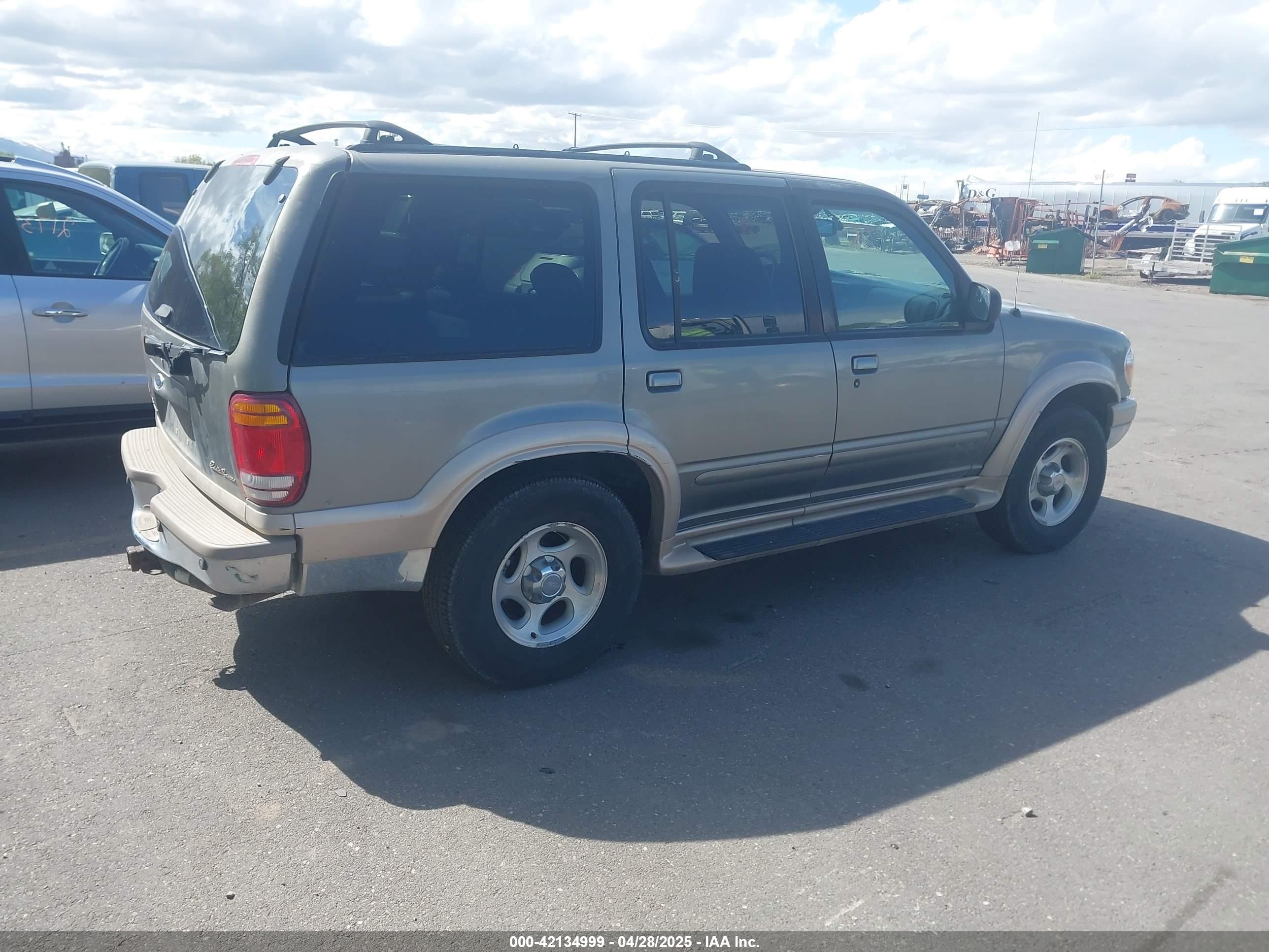 FORD EXPLORER image 4