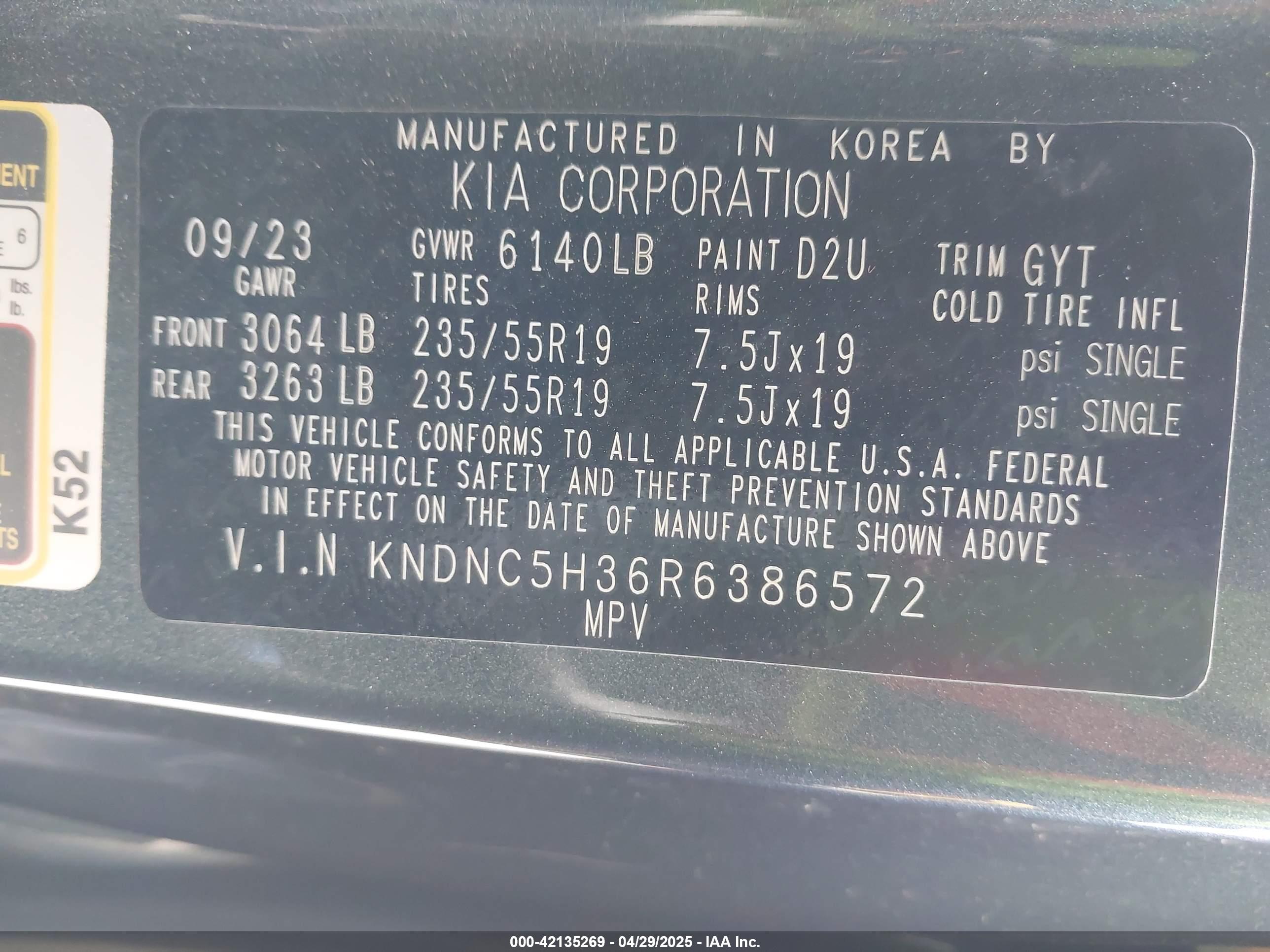 KIA CARNIVAL image 9