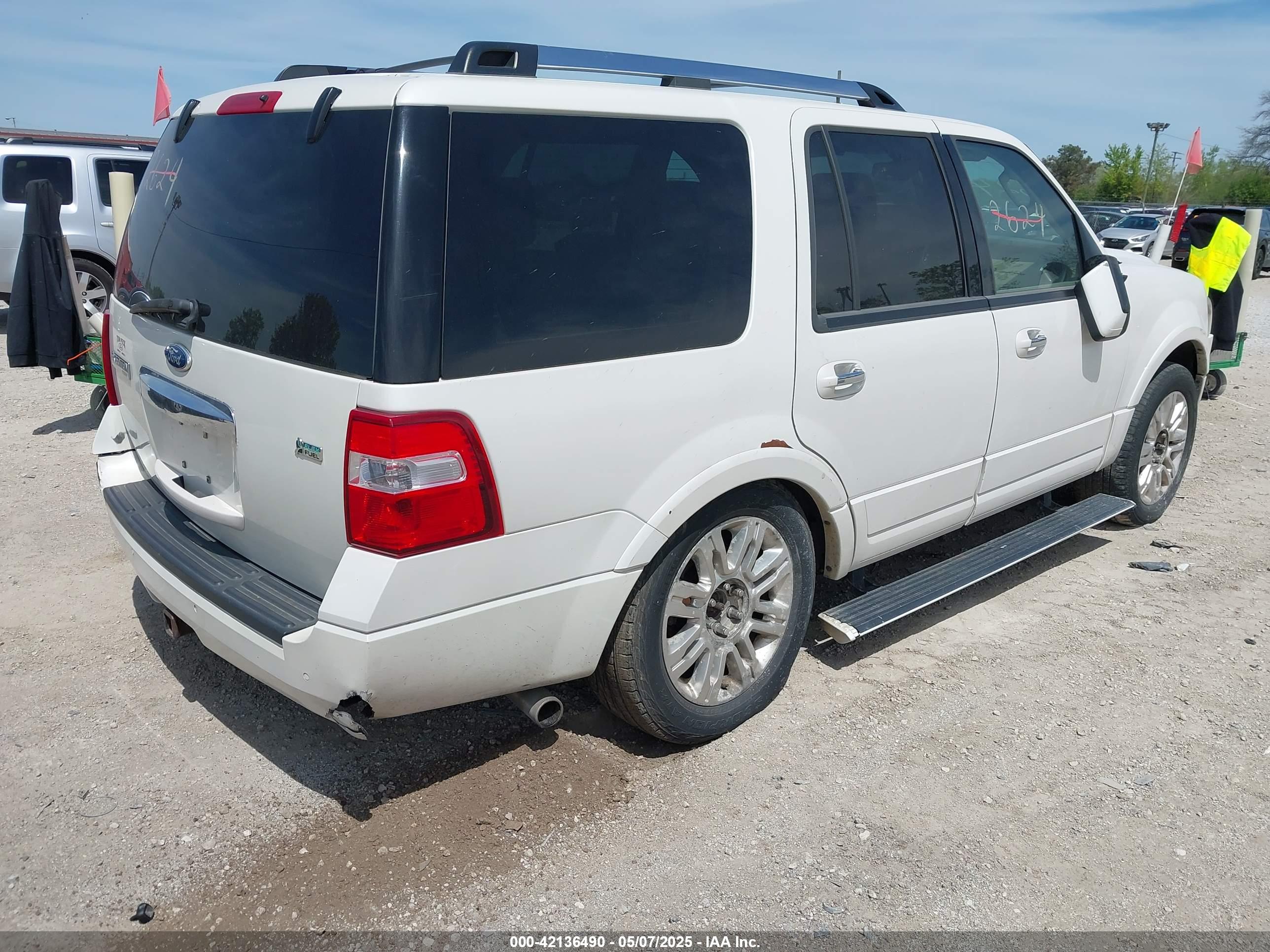 FORD EXPEDITION image 4