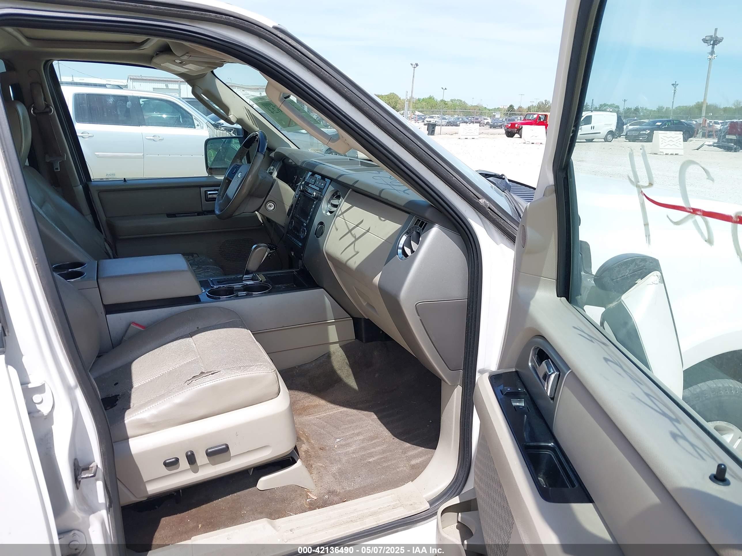 FORD EXPEDITION image 5