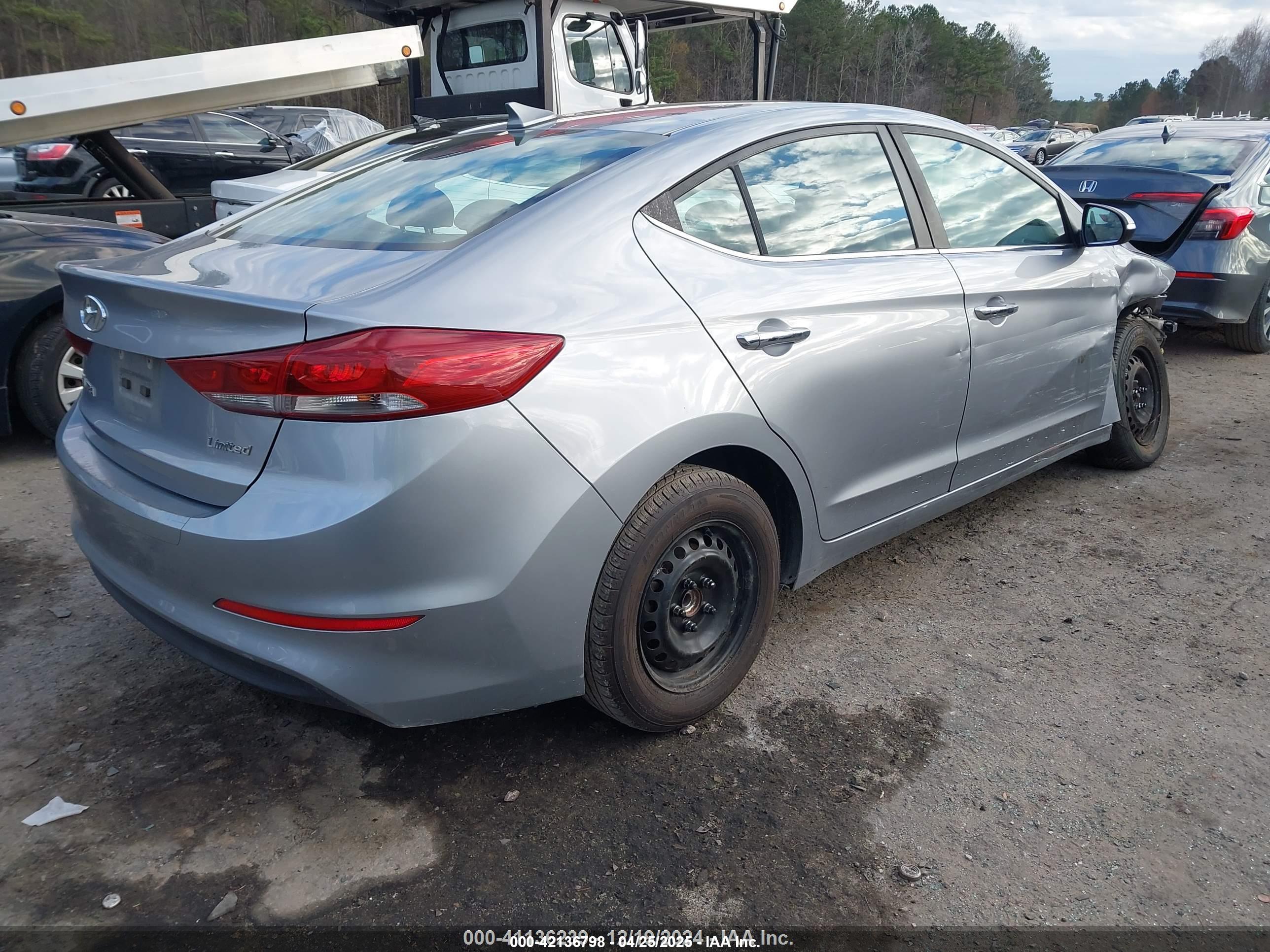 HYUNDAI ELANTRA image 4