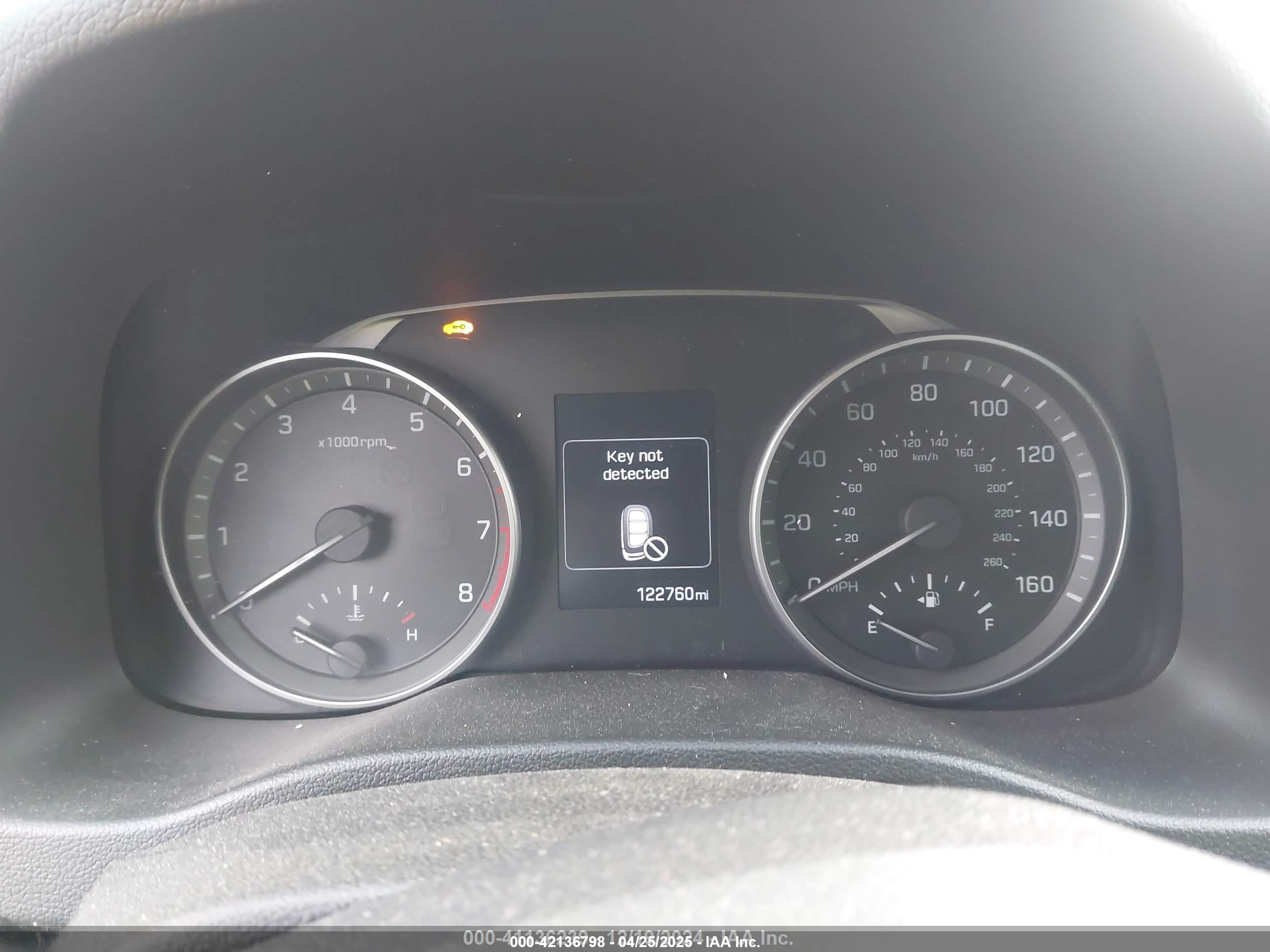 HYUNDAI ELANTRA image 7