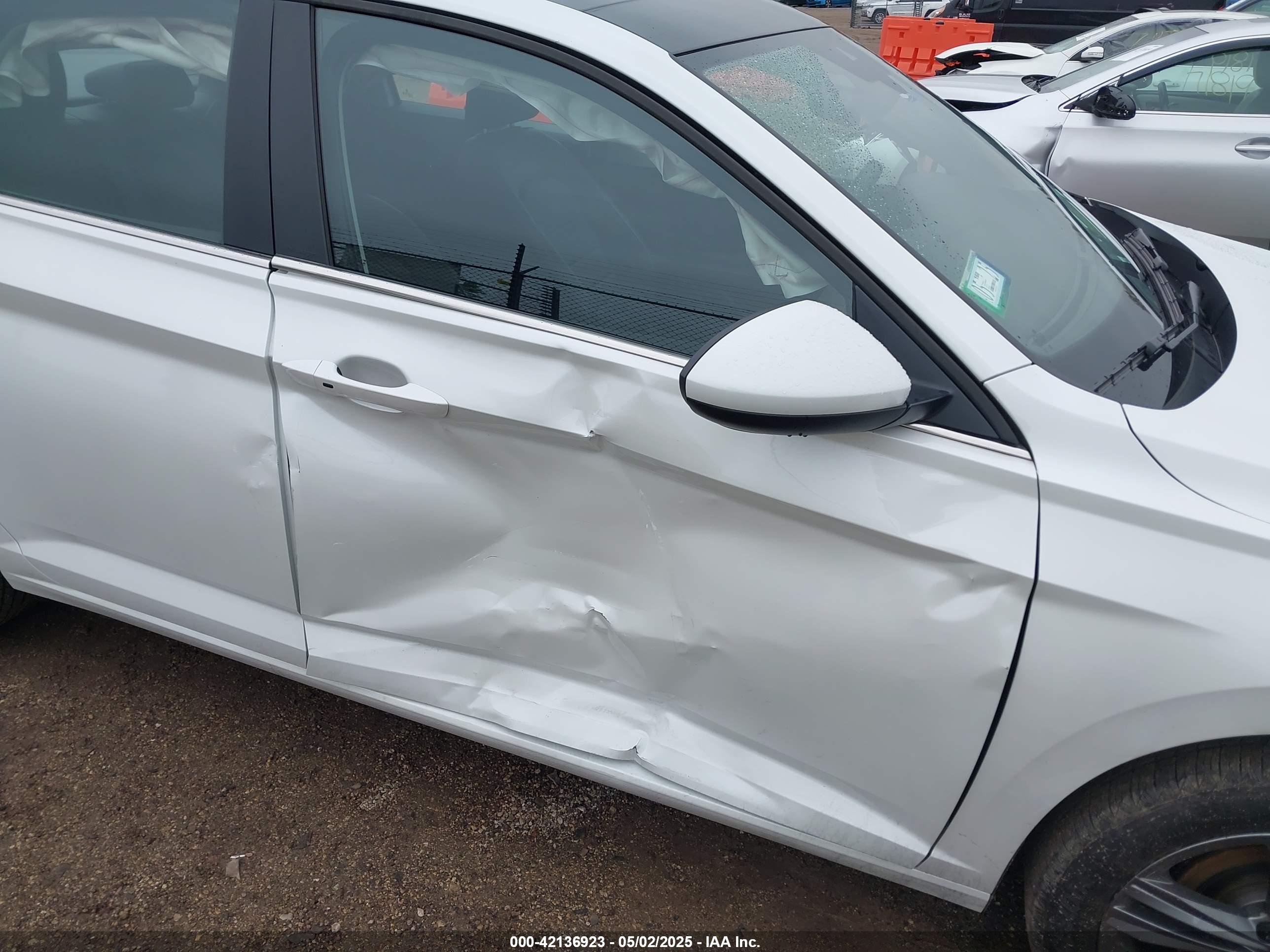 VOLKSWAGEN JETTA image 6