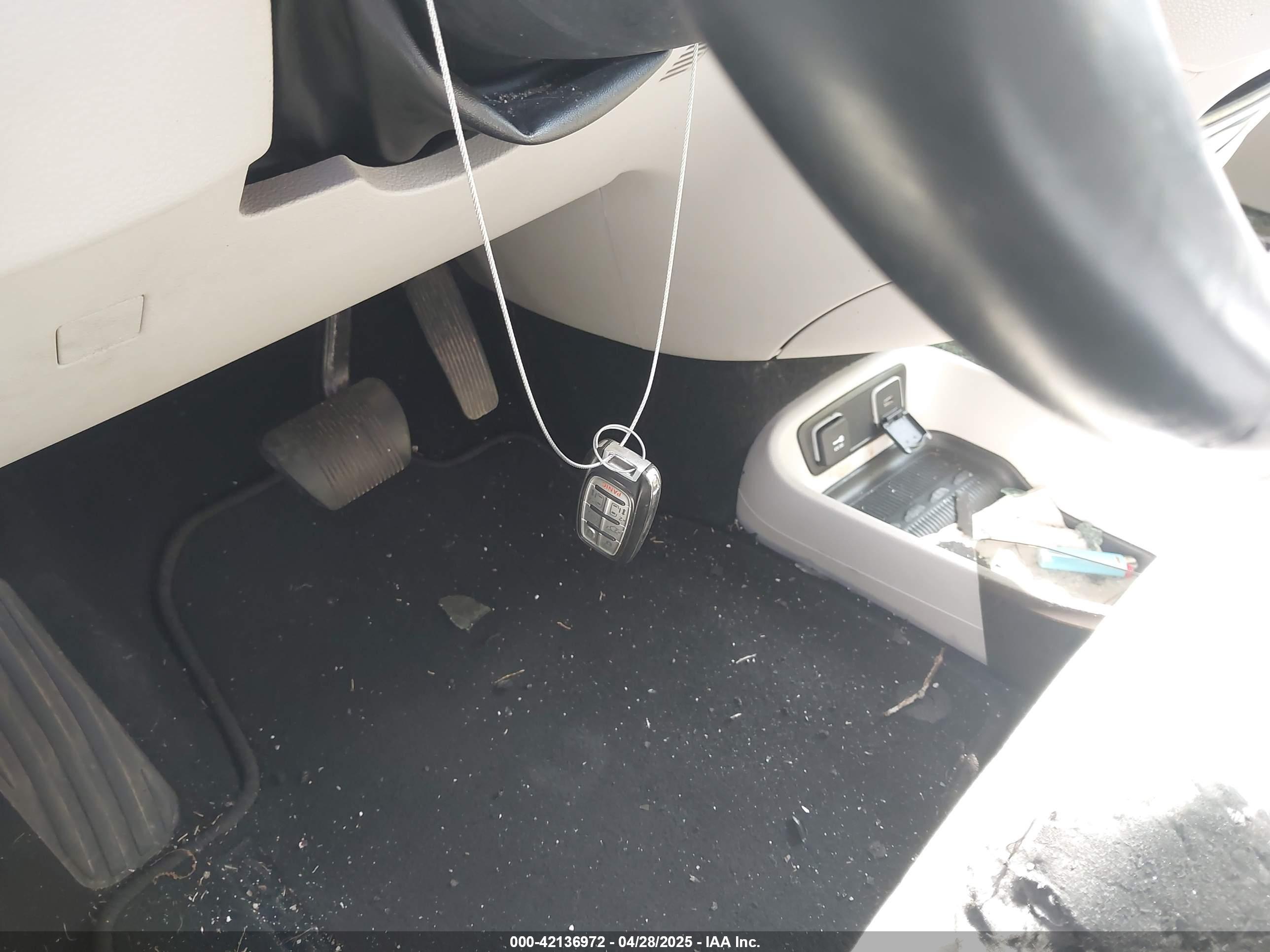 CHRYSLER PACIFICA image 11