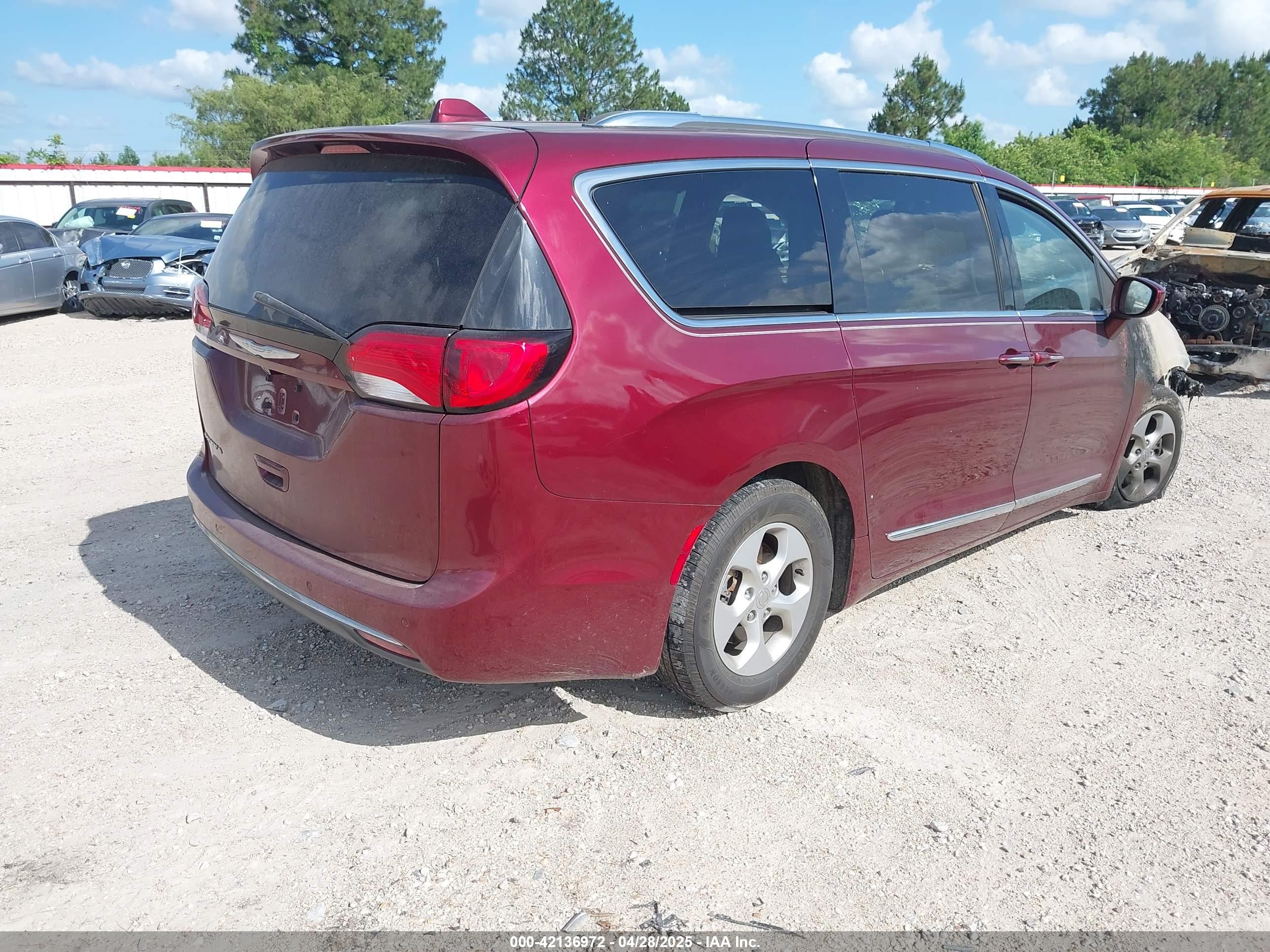 CHRYSLER PACIFICA image 4