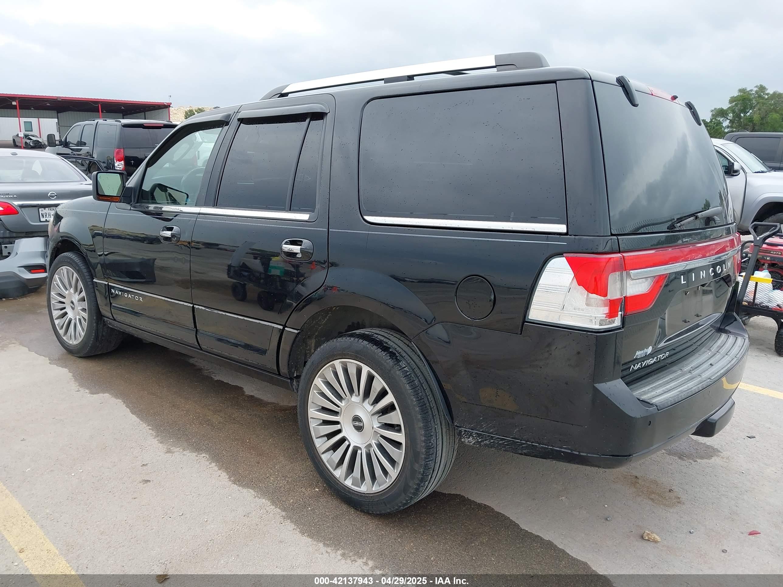 LINCOLN NAVIGATOR image 3