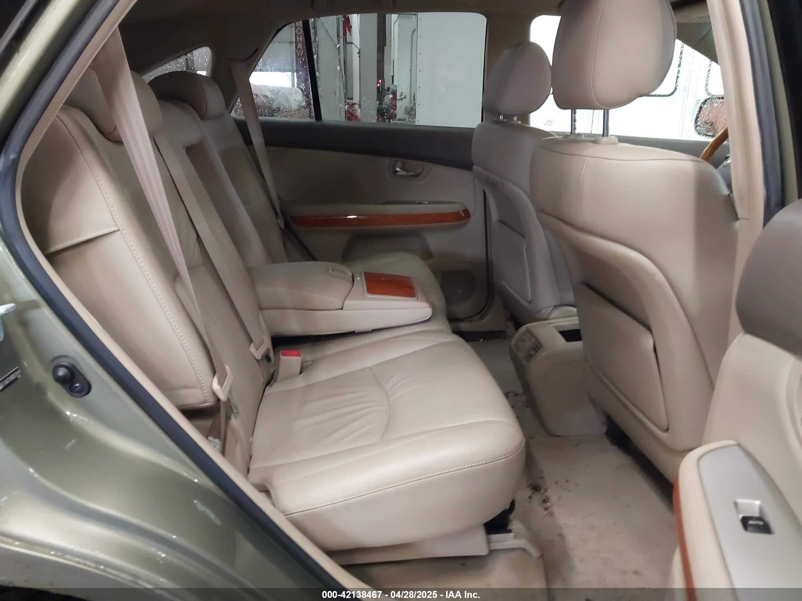 LEXUS RX image 8