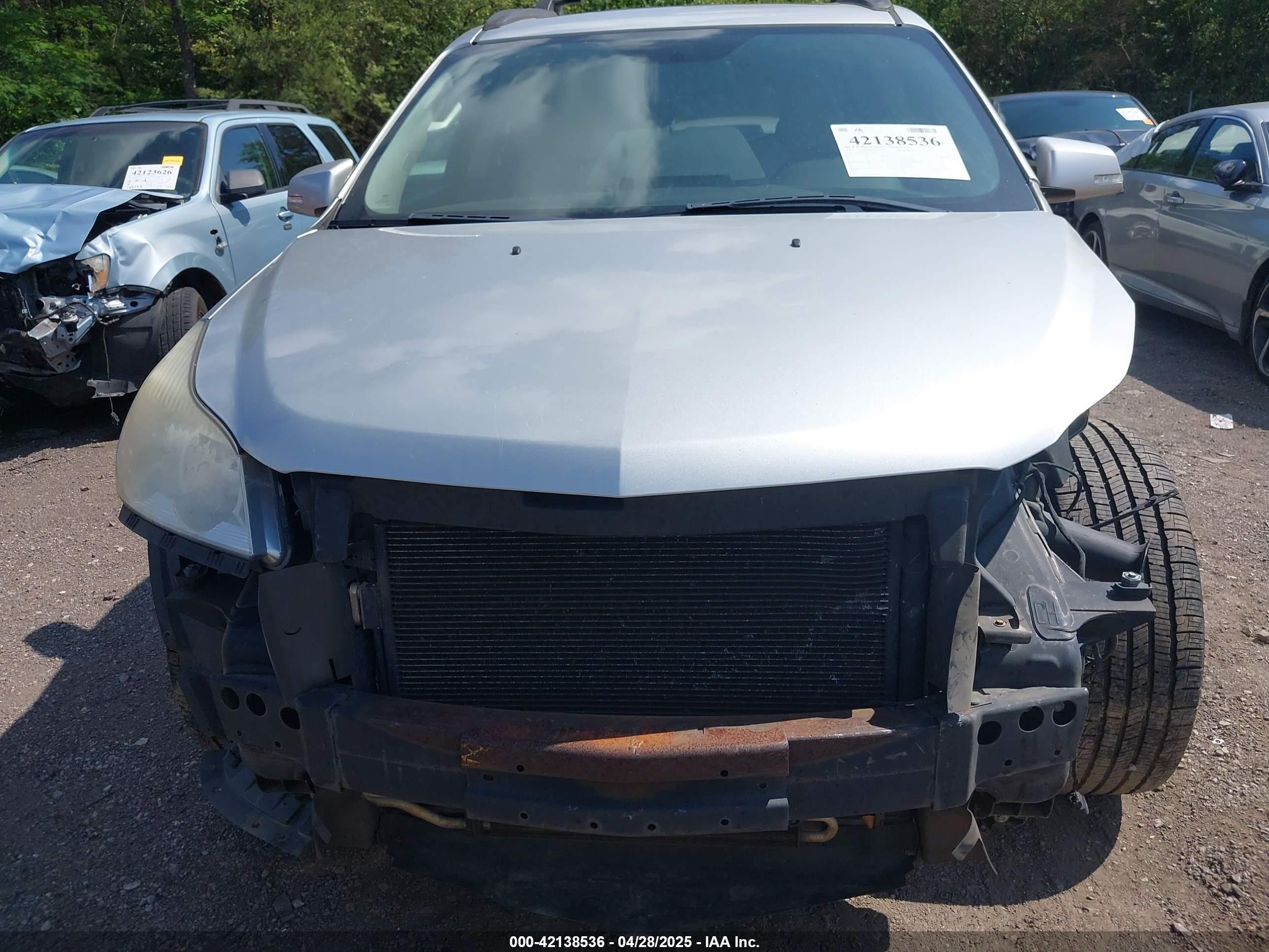 CHEVROLET TRAVERSE image 6