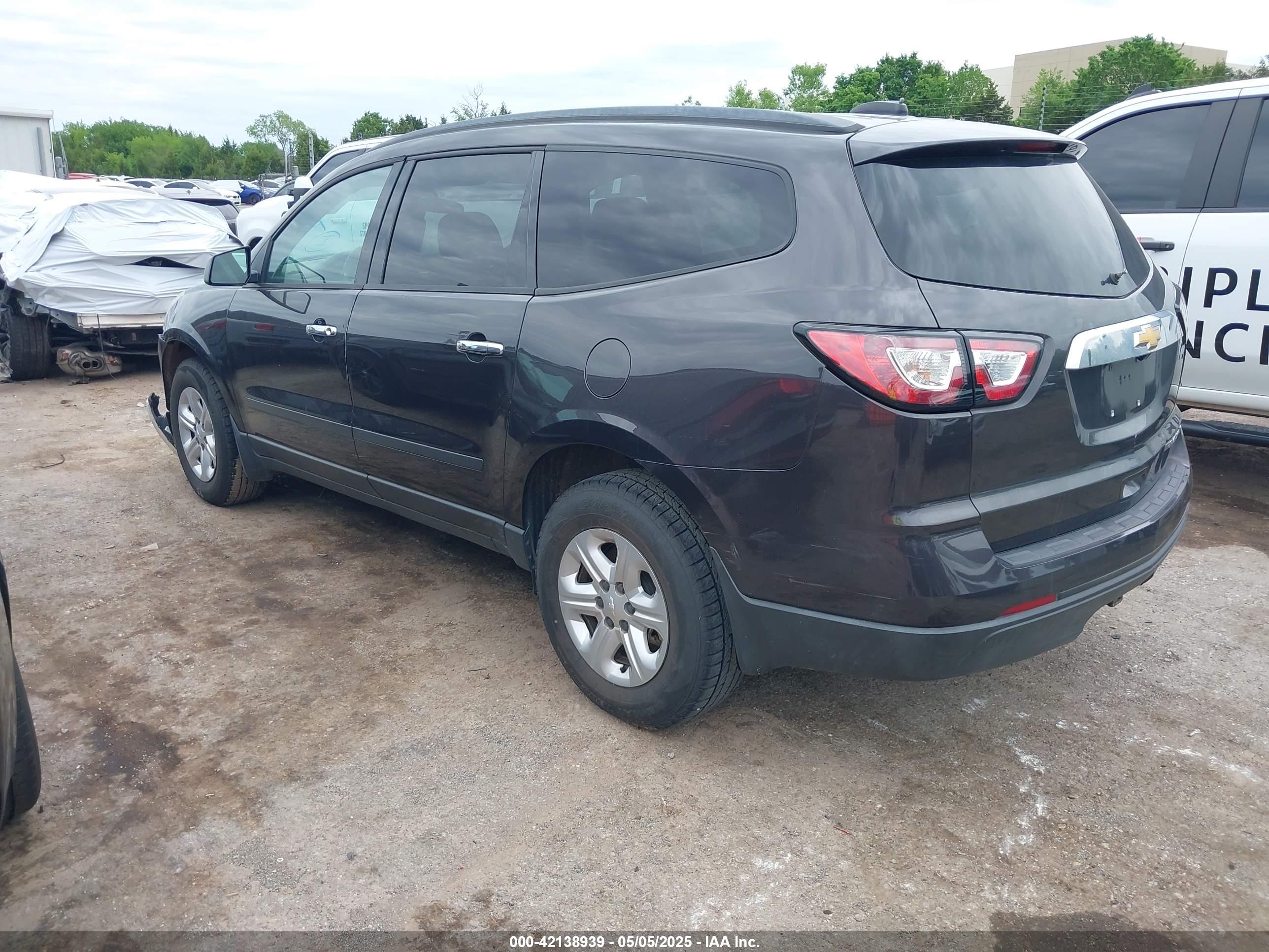 CHEVROLET TRAVERSE image 3
