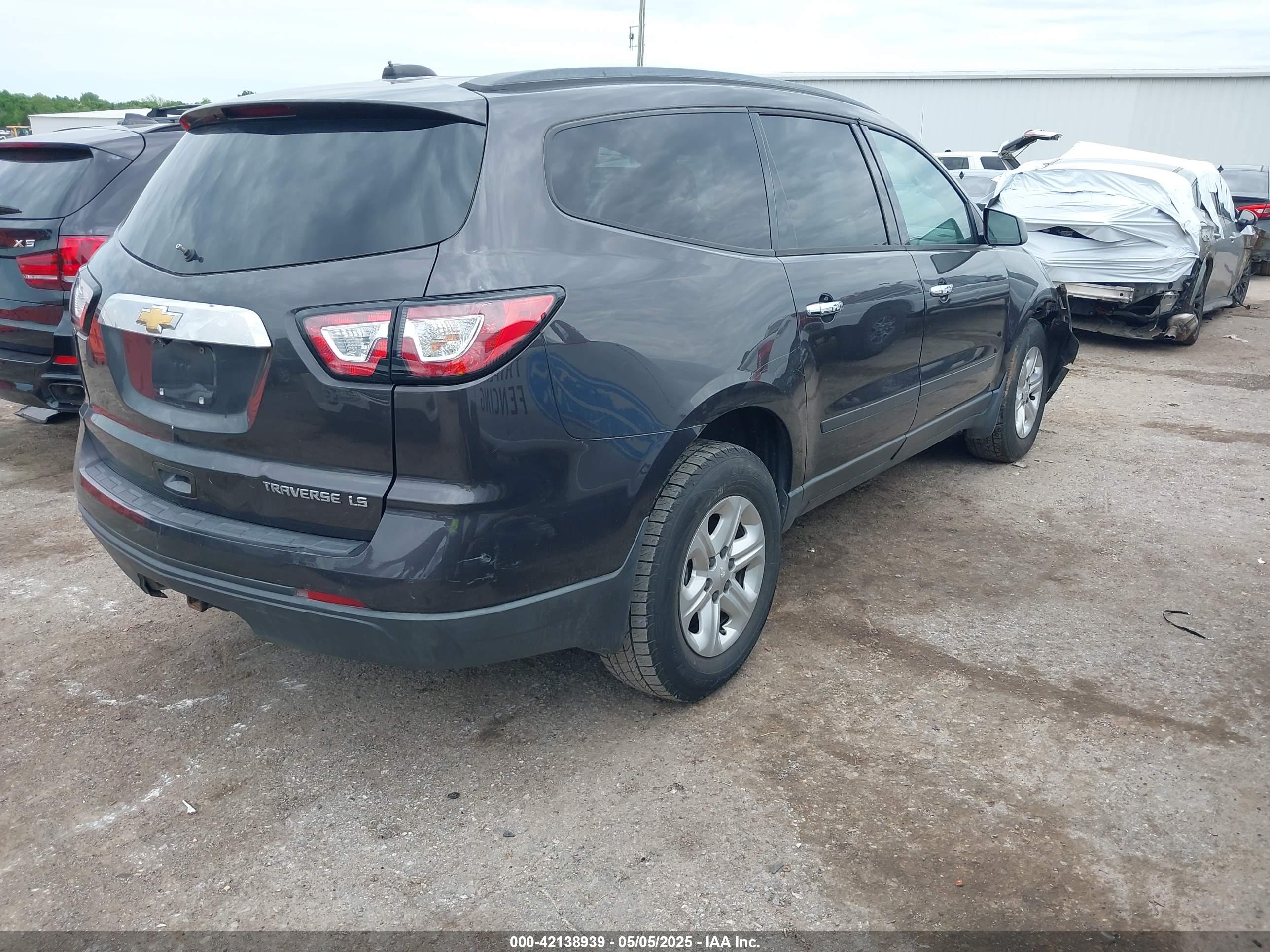 CHEVROLET TRAVERSE image 4