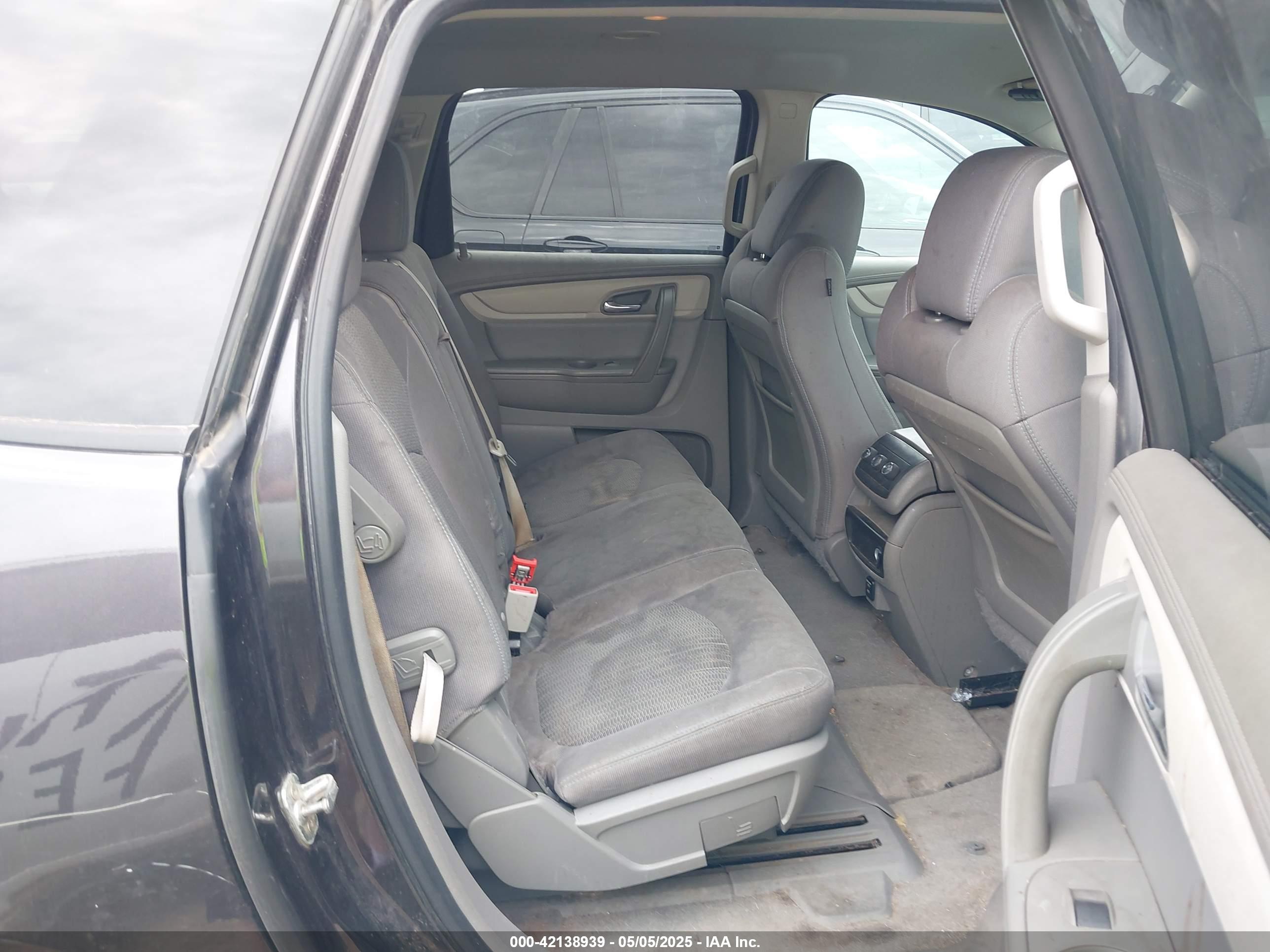 CHEVROLET TRAVERSE image 8