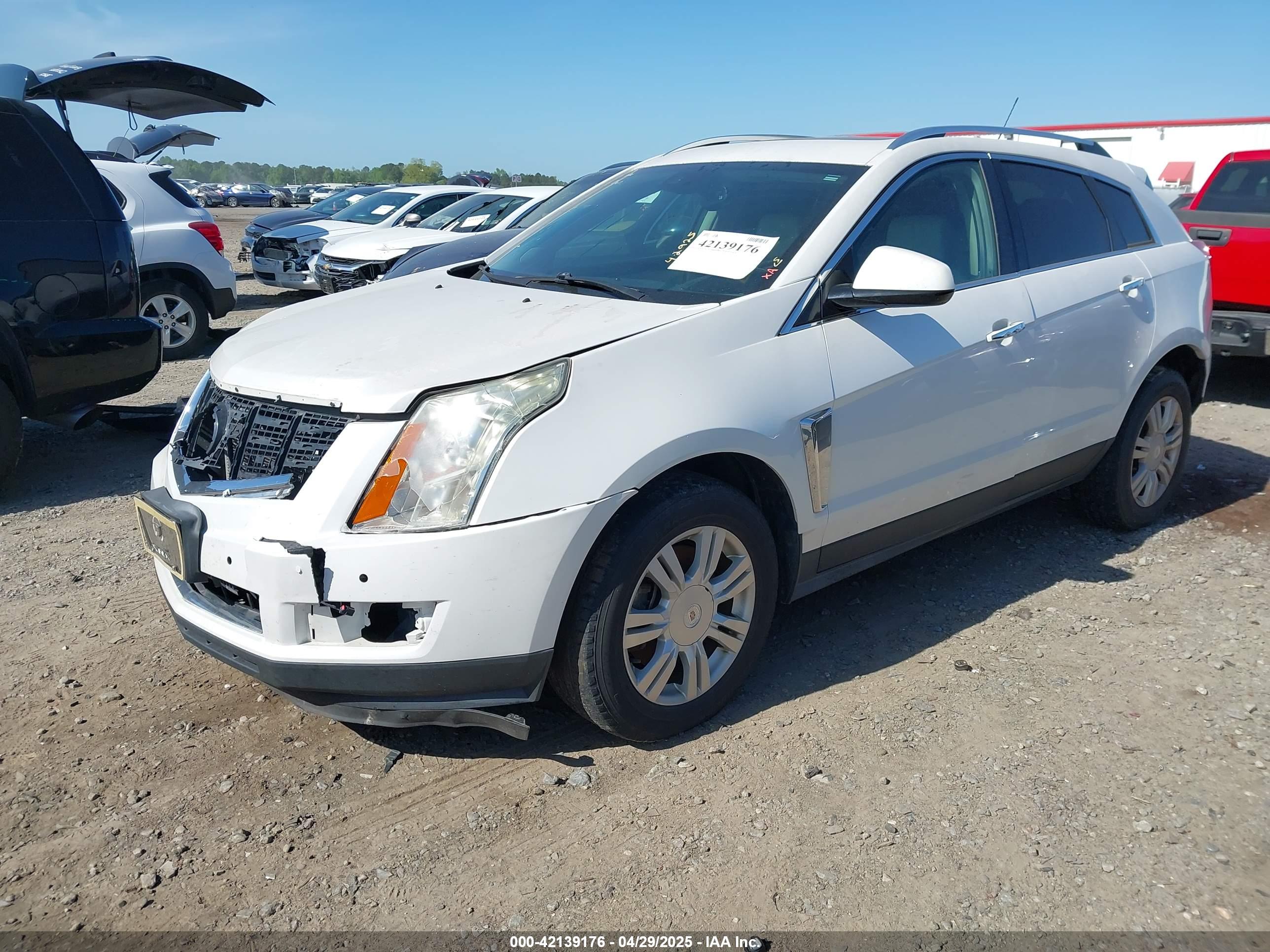 CADILLAC SRX image 2