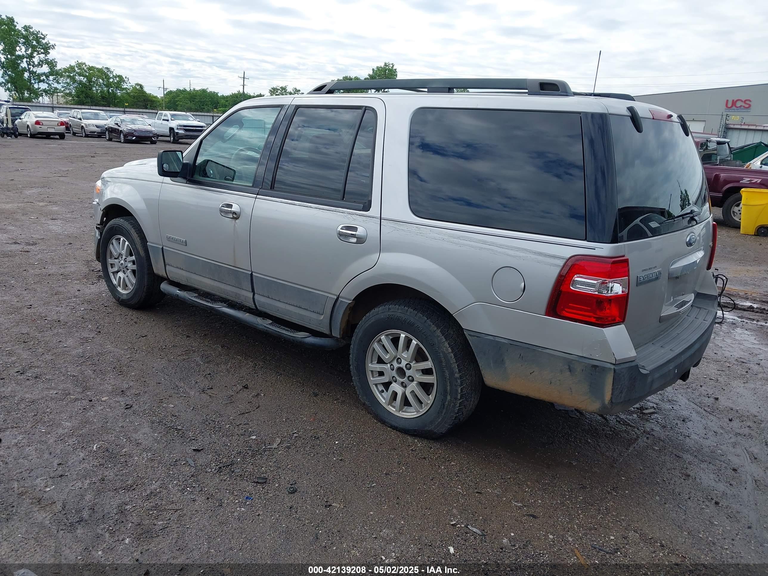 FORD EXPEDITION image 3