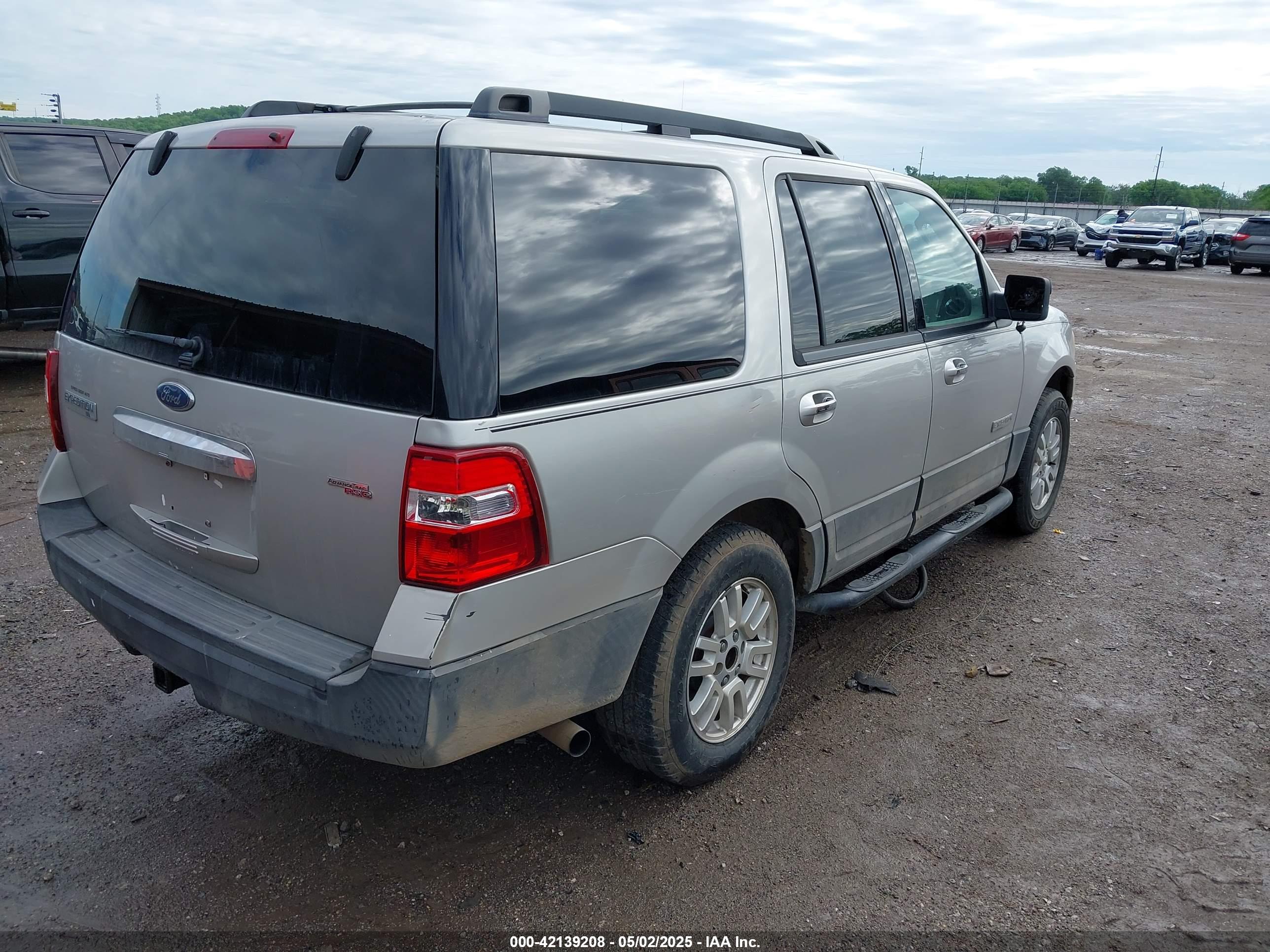 FORD EXPEDITION image 4