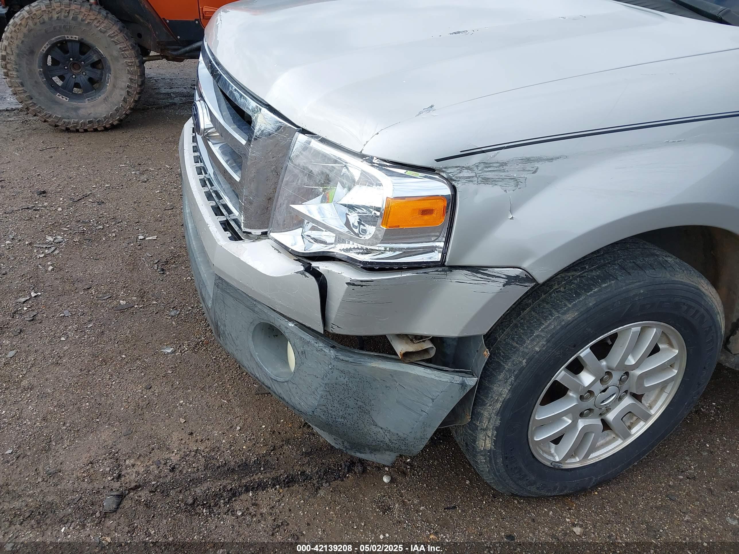 FORD EXPEDITION image 6