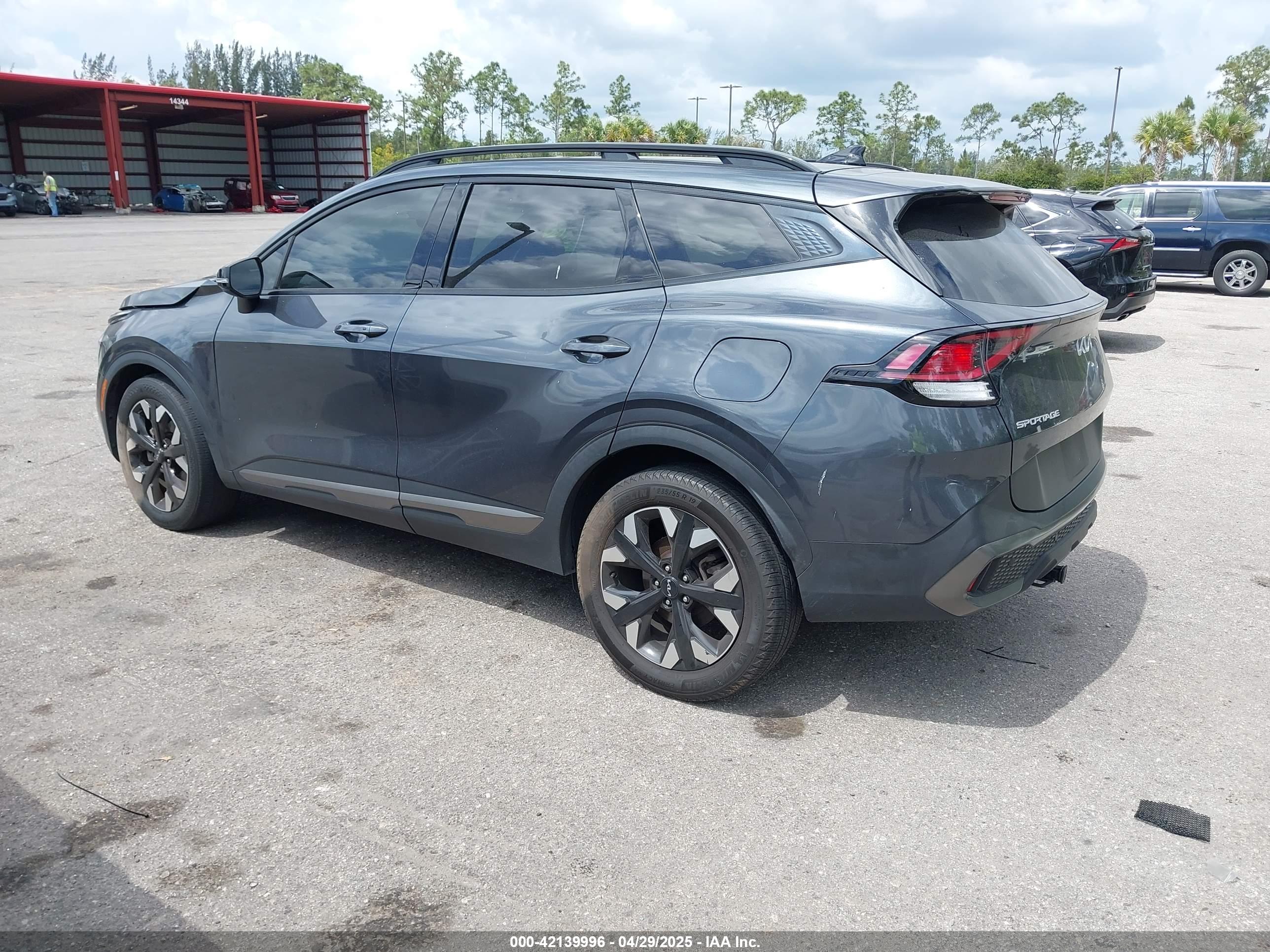 KIA SPORTAGE image 3