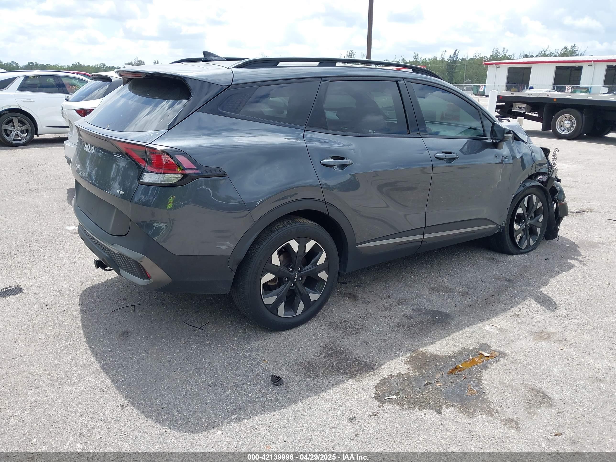 KIA SPORTAGE image 4
