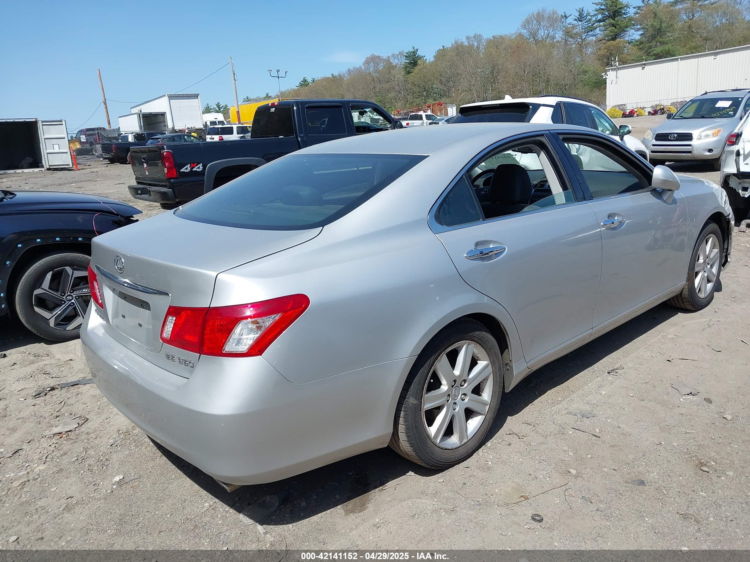 LEXUS ES image 4