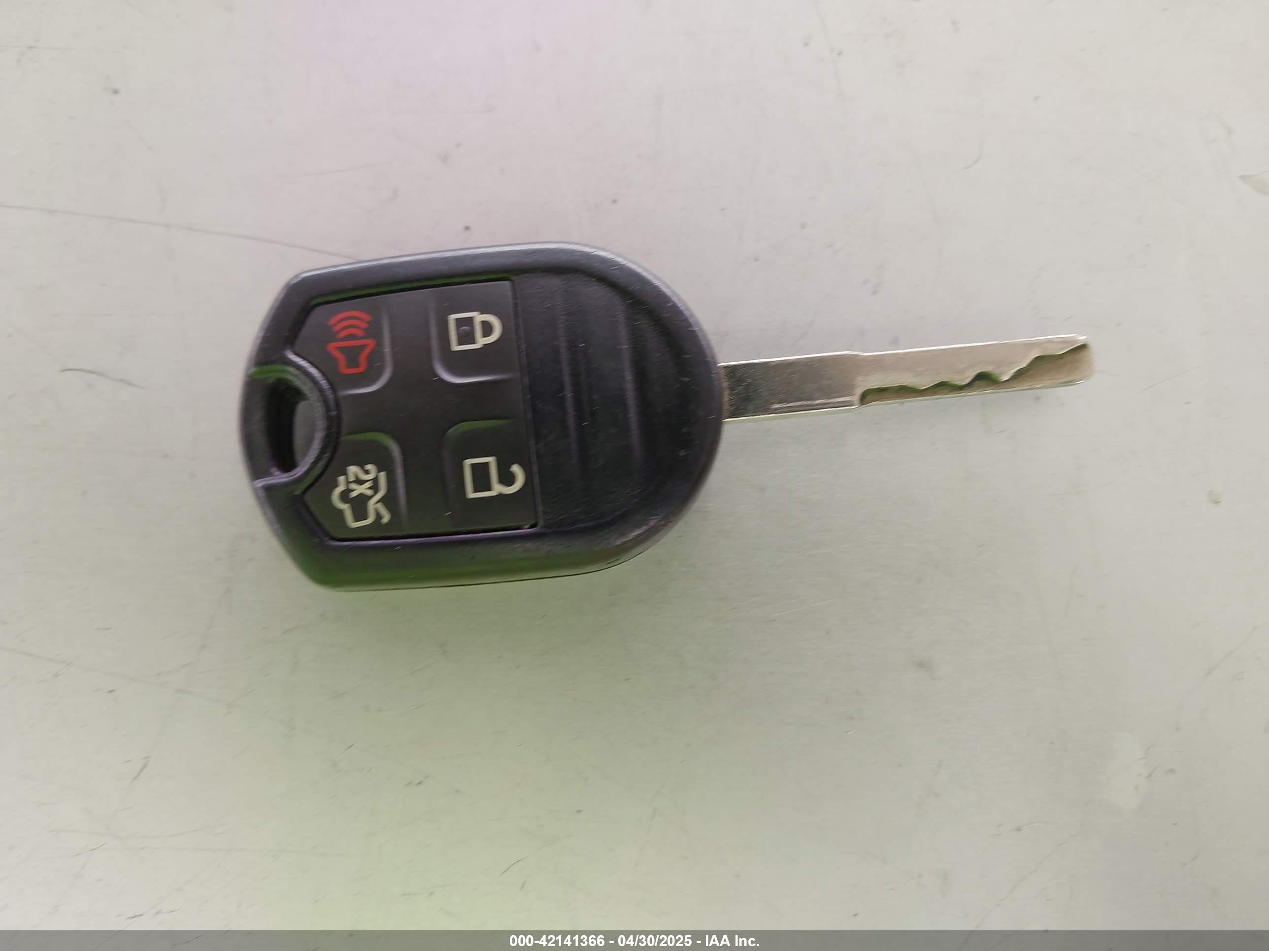 FORD FIESTA image 11