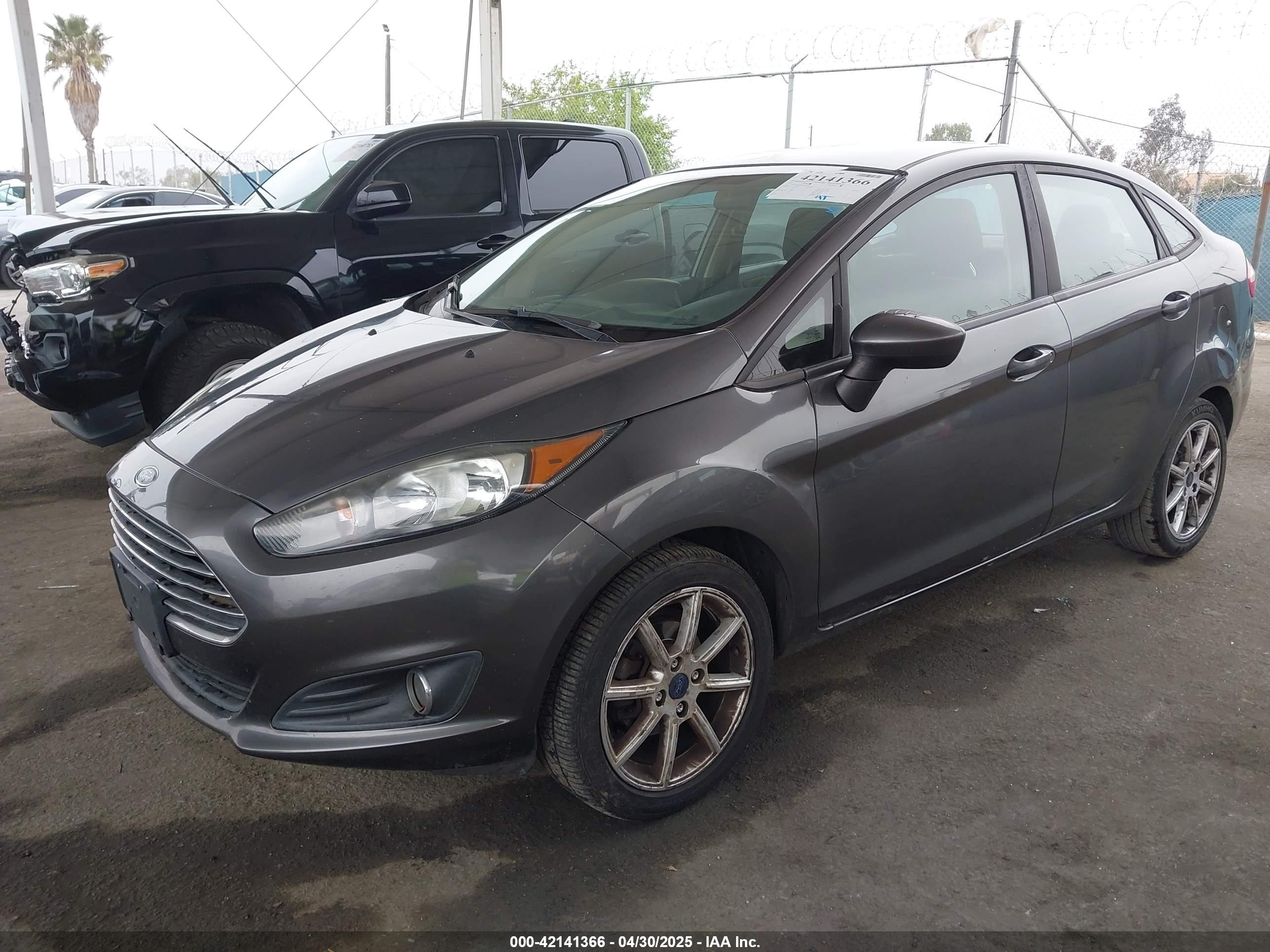 FORD FIESTA image 2